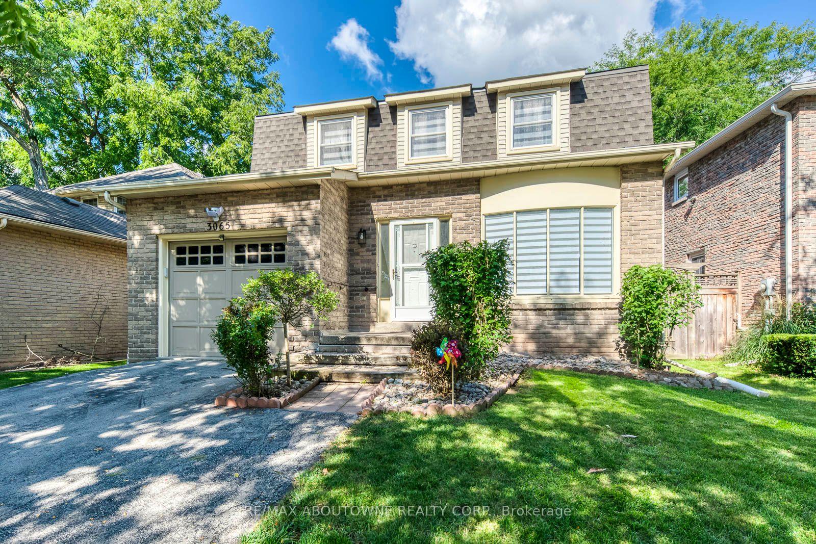 Photo 1 of 3065 Silverthorn Drive, Oakville, Bronte — HOMEH