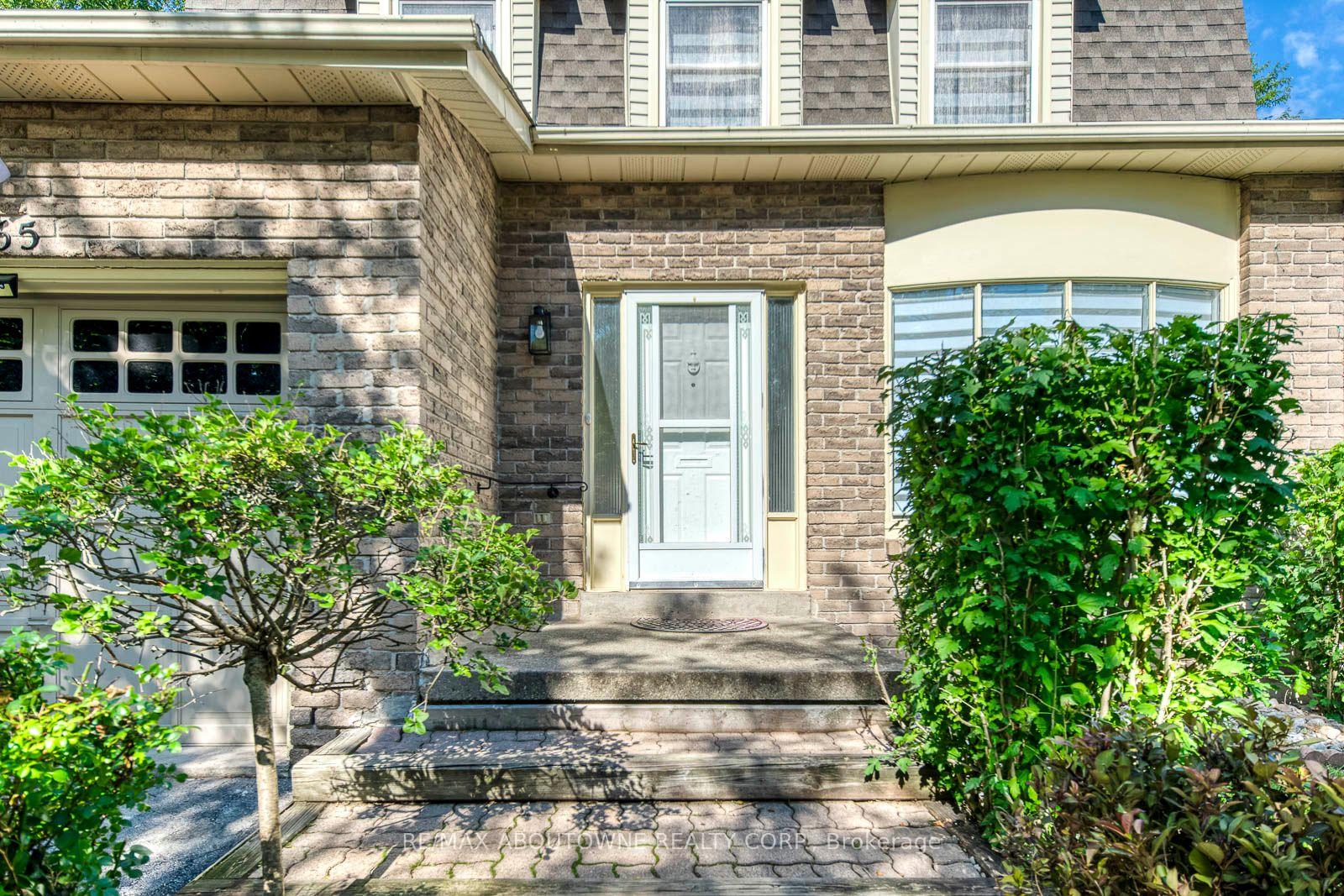 Photo 3 of 3065 Silverthorn Drive, Oakville, Bronte — HOMEH