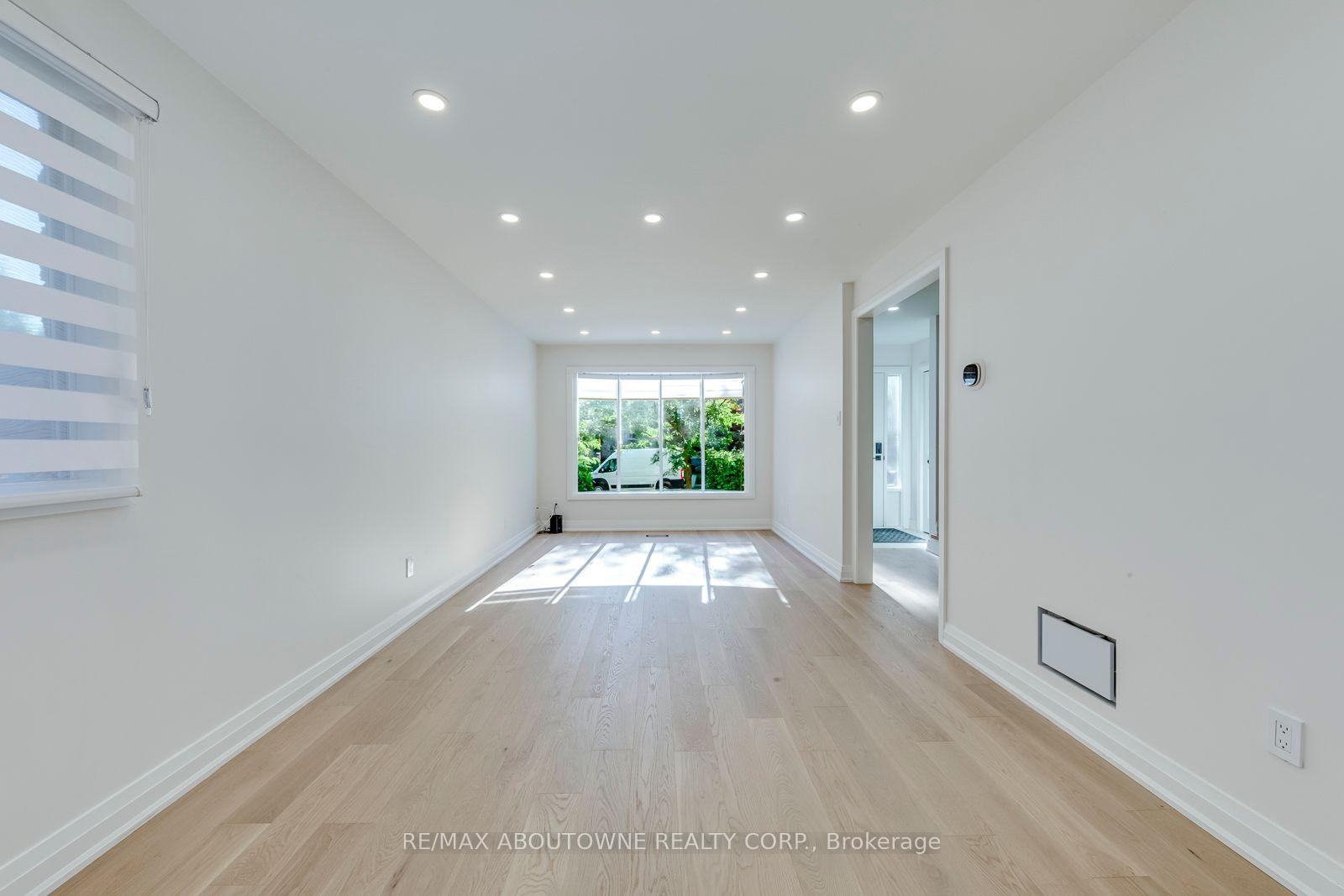 Photo 11 of 3065 Silverthorn Drive, Oakville, Bronte — HOMEH
