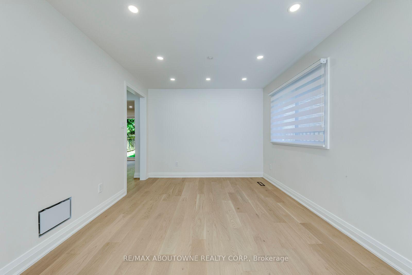 Photo 9 of 3065 Silverthorn Drive, Oakville, Bronte — HOMEH