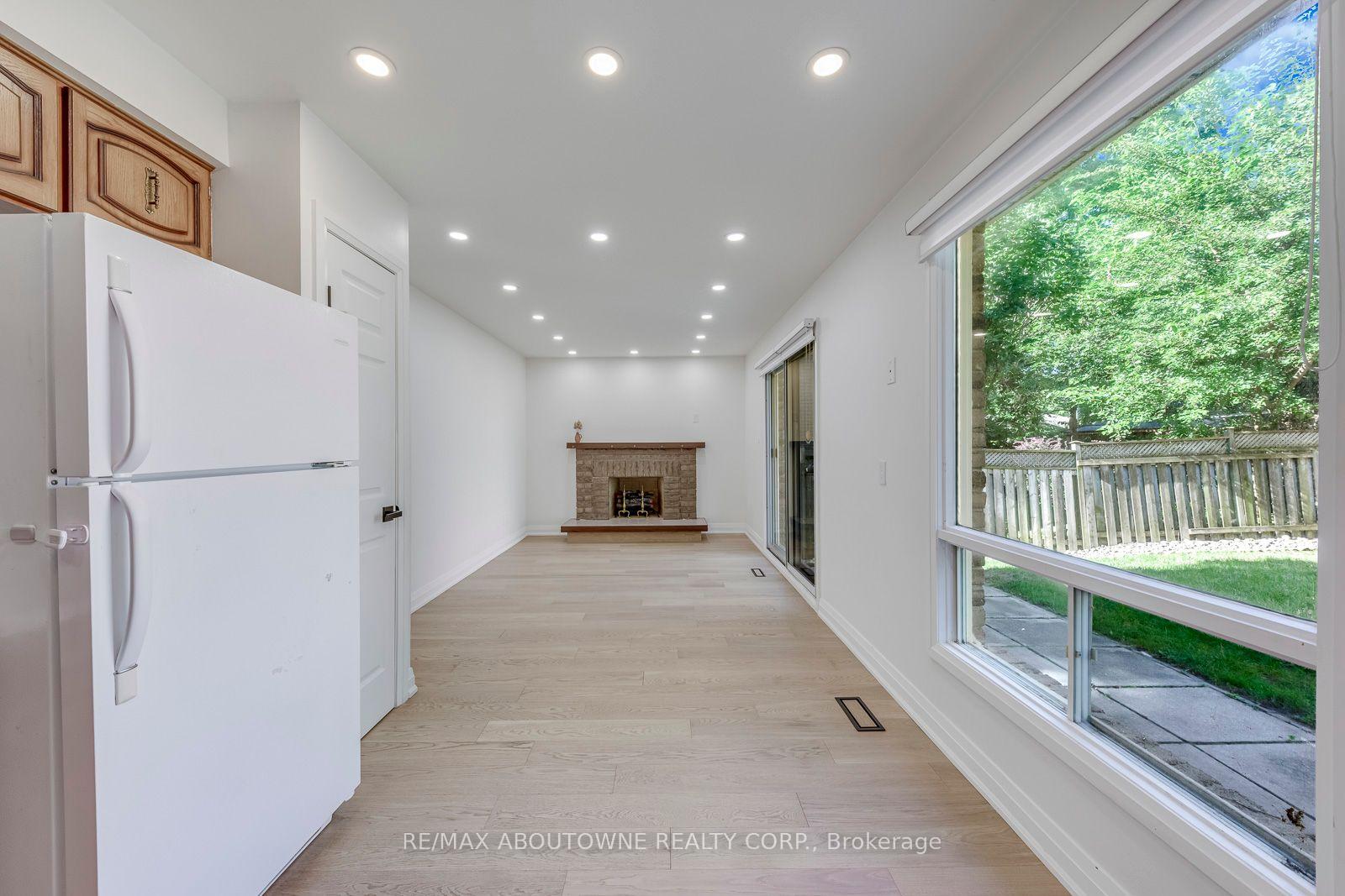 Photo 23 of 3065 Silverthorn Drive, Oakville, Bronte — HOMEH