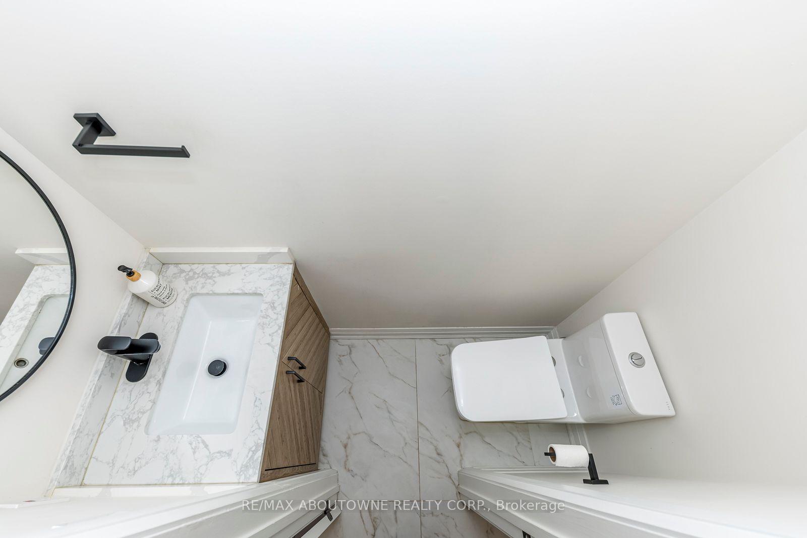 Photo 25 of 3065 Silverthorn Drive, Oakville, Bronte — HOMEH
