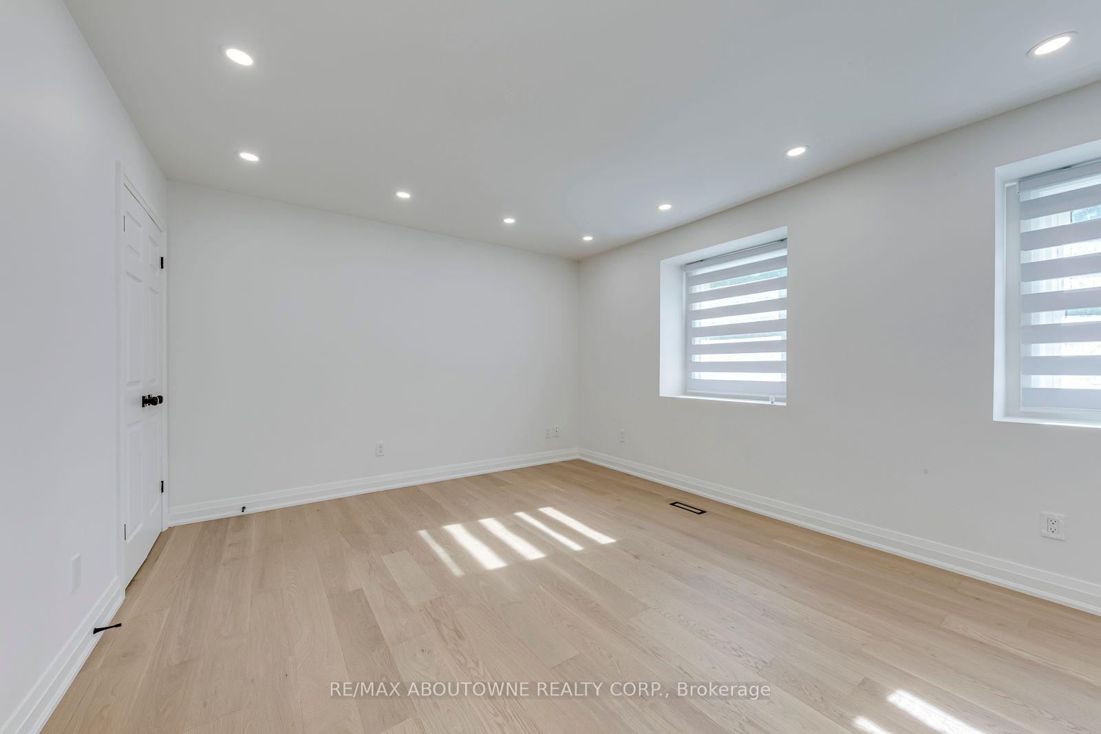 Photo 28 of 3065 Silverthorn Drive, Oakville, Bronte — HOMEH