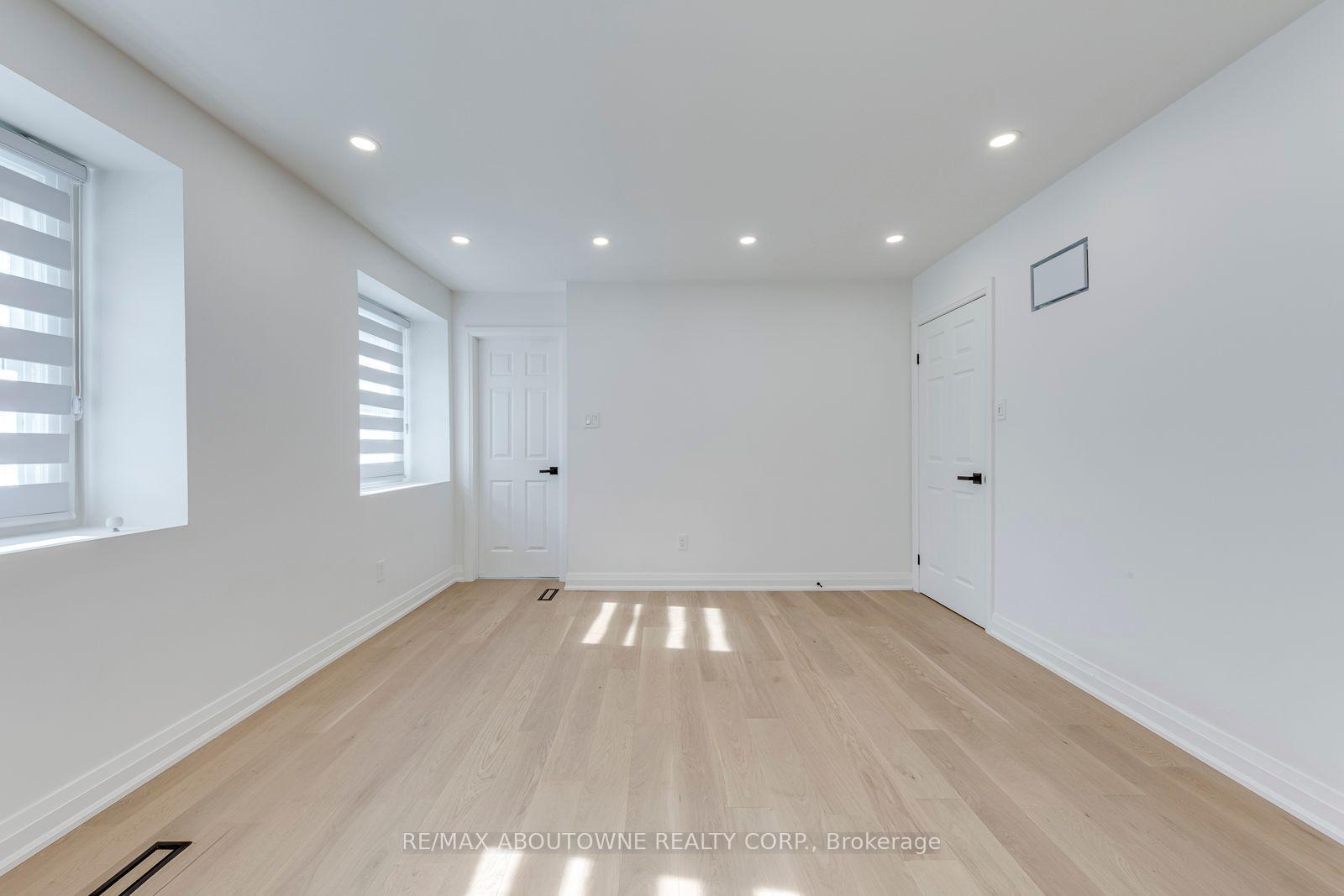 Photo 29 of 3065 Silverthorn Drive, Oakville, Bronte — HOMEH