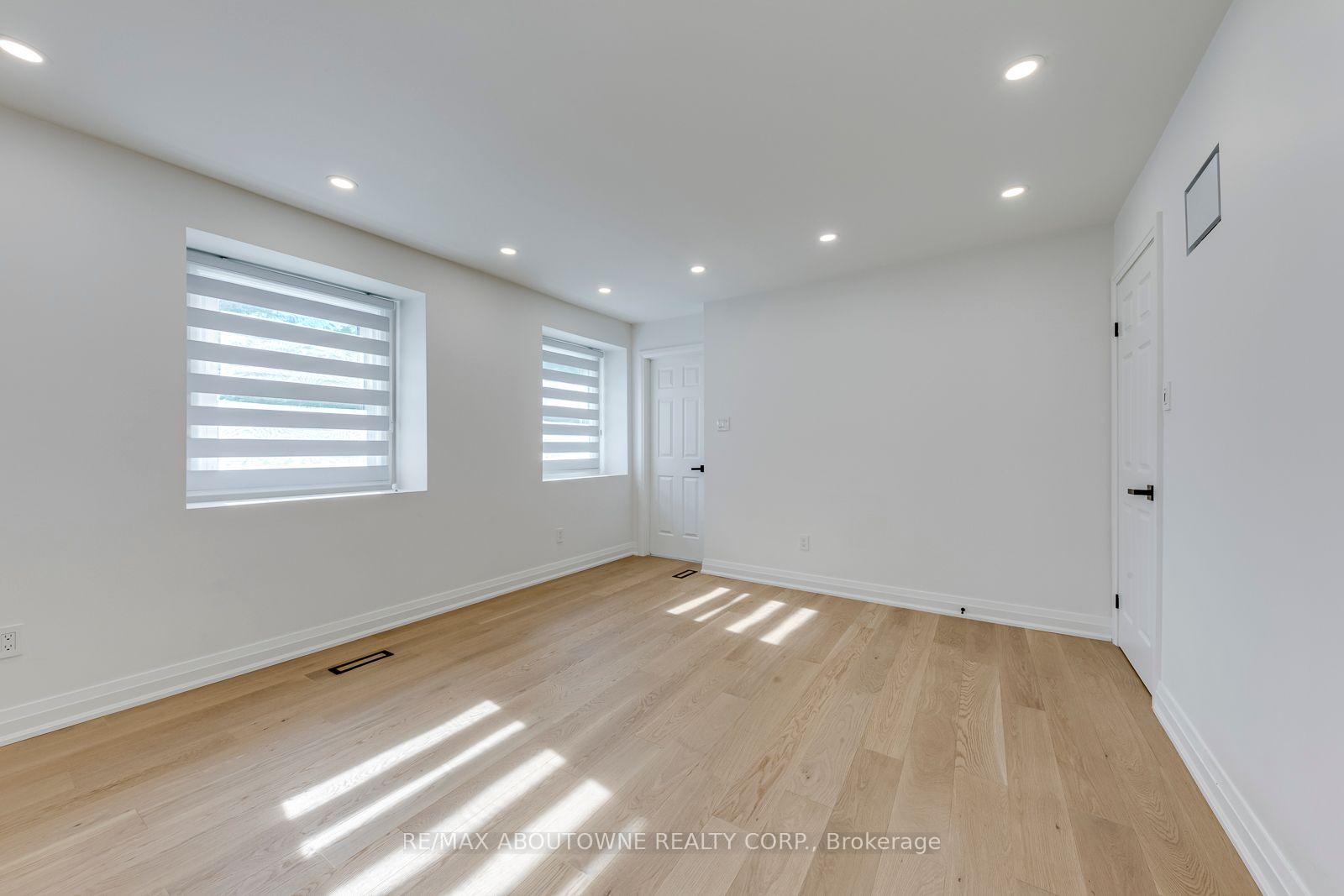 Photo 30 of 3065 Silverthorn Drive, Oakville, Bronte — HOMEH