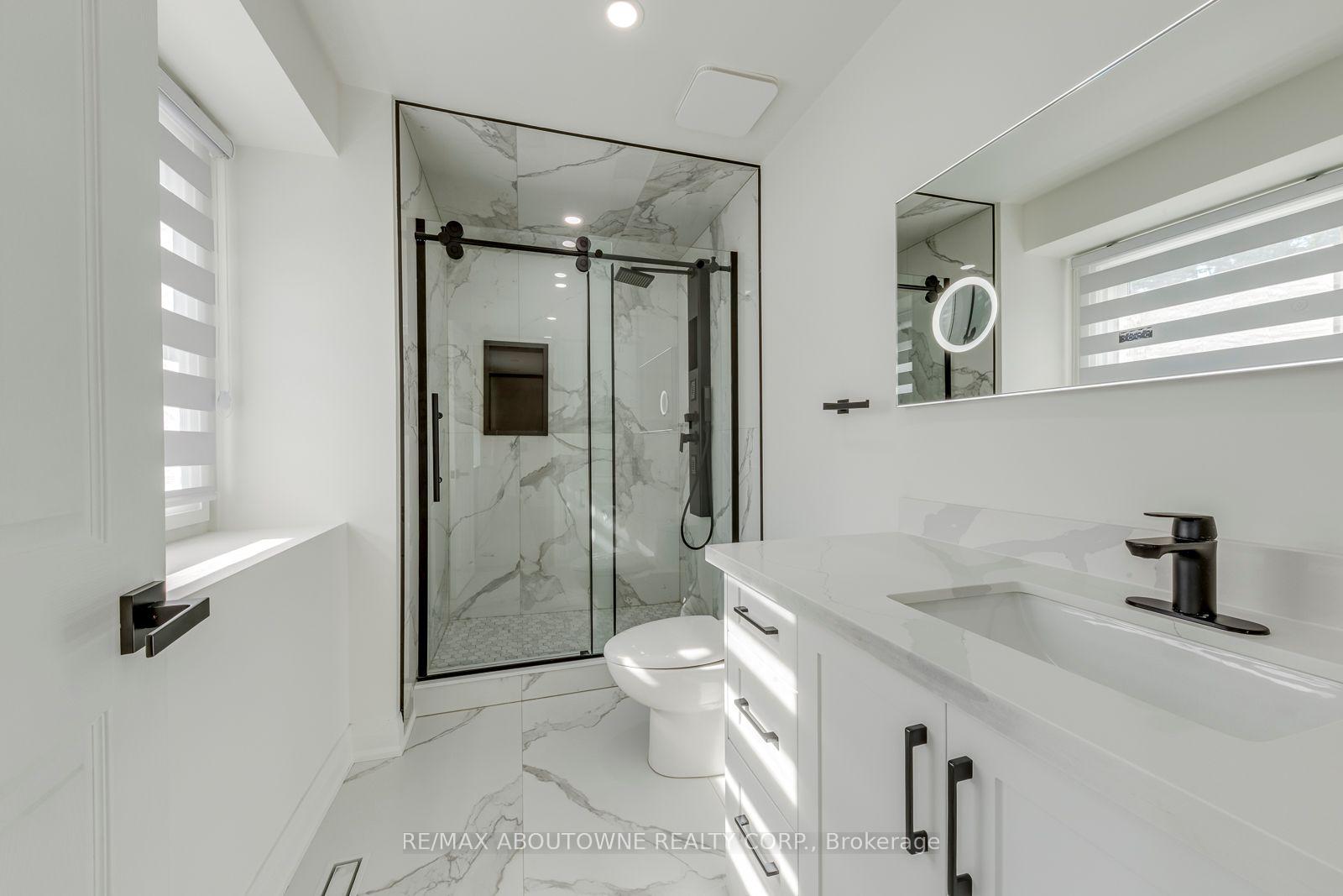 Photo 31 of 3065 Silverthorn Drive, Oakville, Bronte — HOMEH