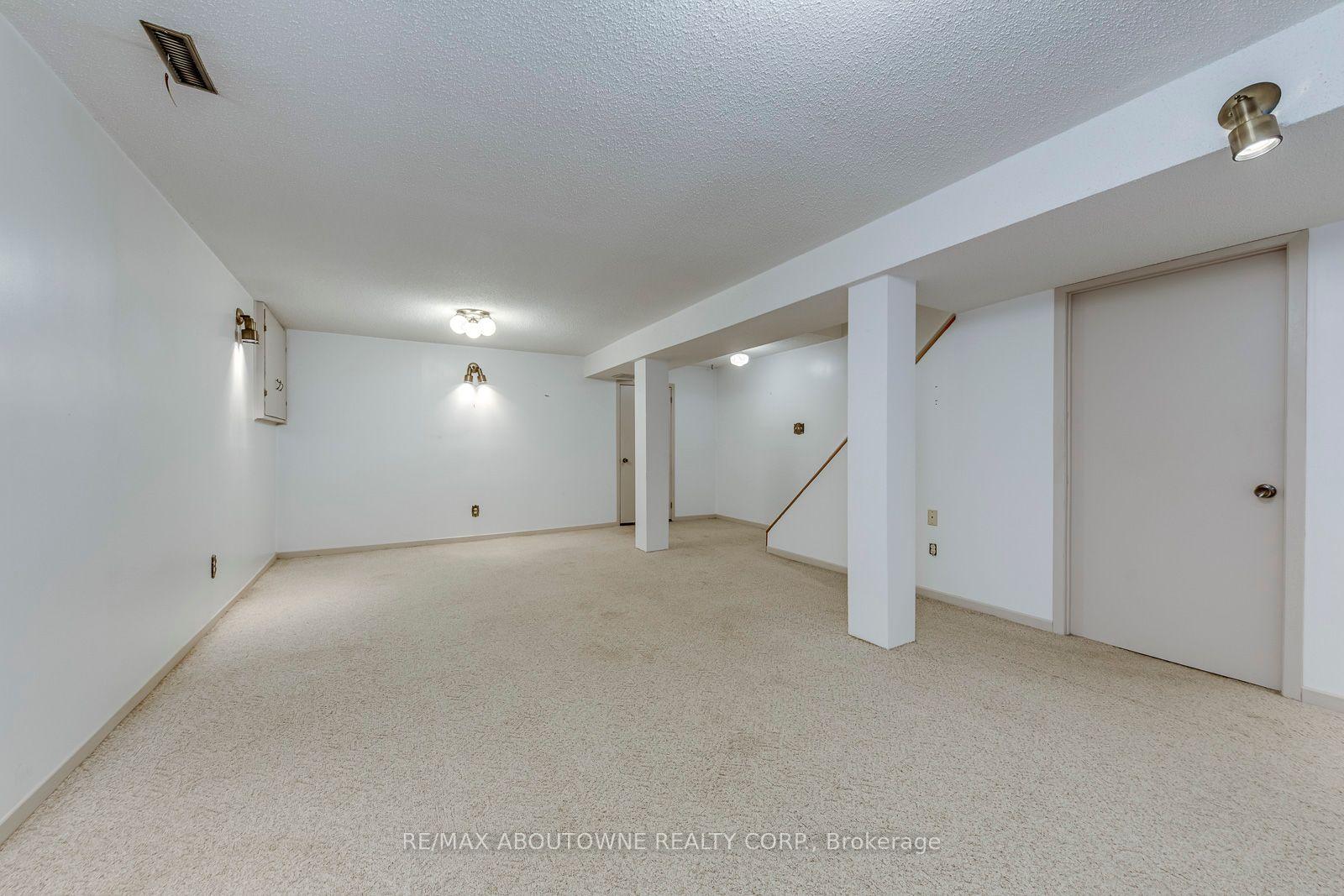 Photo 42 of 3065 Silverthorn Drive, Oakville, Bronte — HOMEH