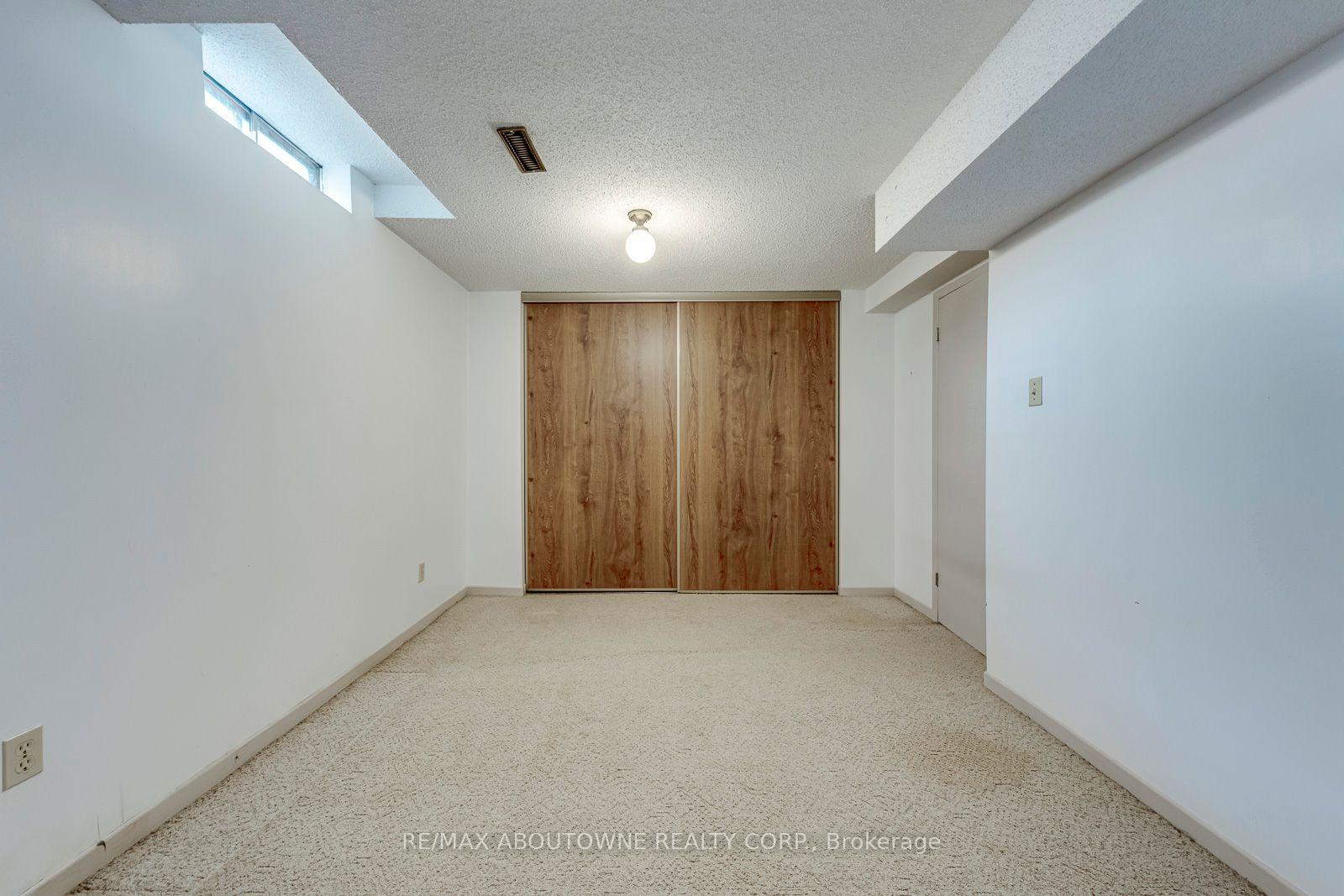 Photo 44 of 3065 Silverthorn Drive, Oakville, Bronte — HOMEH