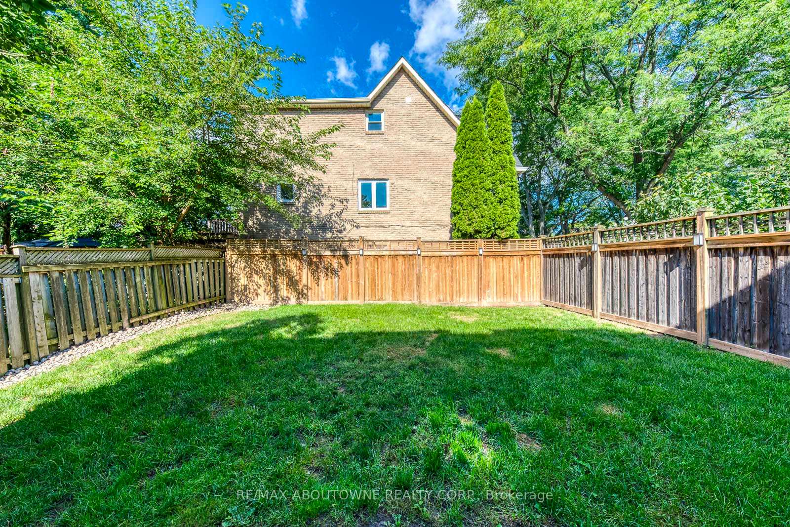 Photo 45 of 3065 Silverthorn Drive, Oakville, Bronte — HOMEH