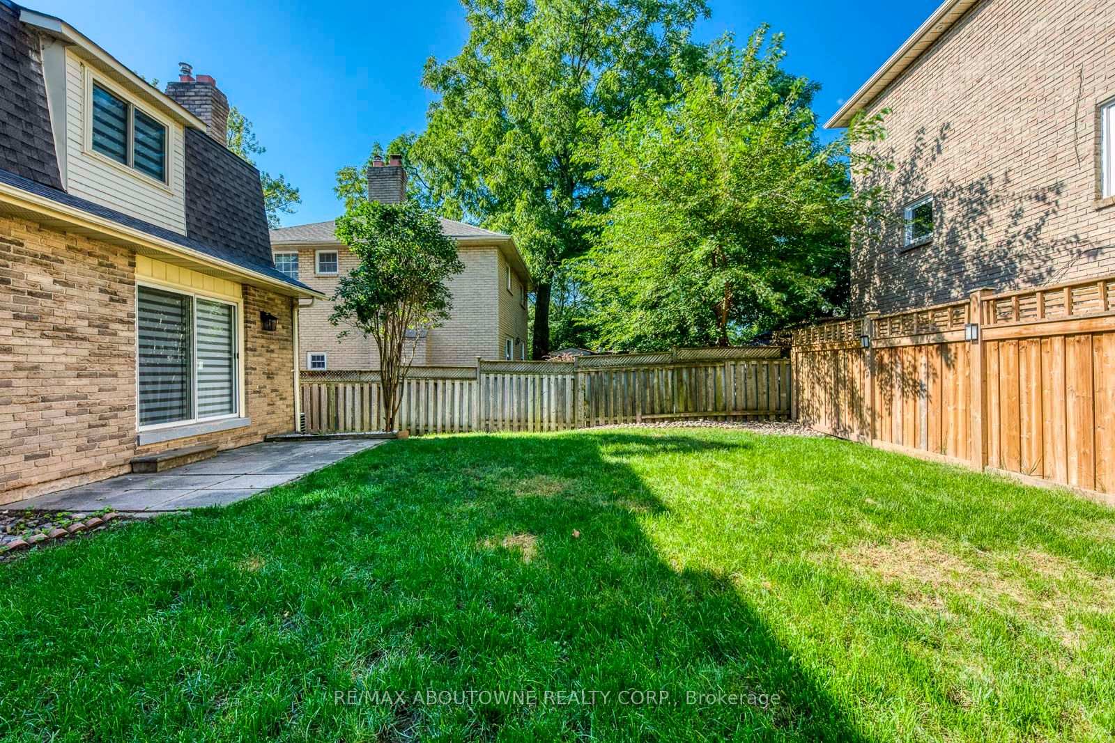 Photo 46 of 3065 Silverthorn Drive, Oakville, Bronte — HOMEH
