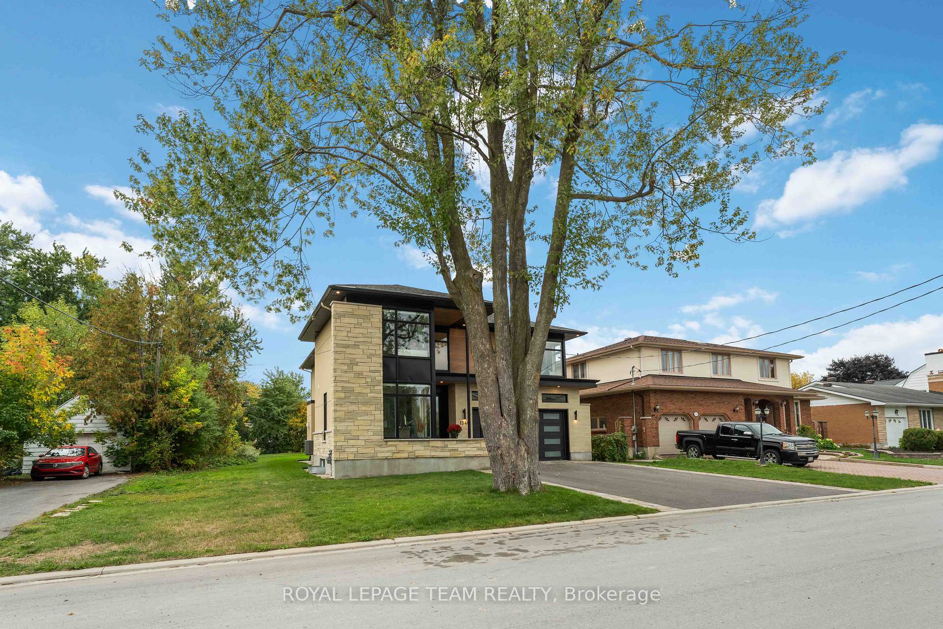 Photo 3 of 1546 Claymor Avenue, Ottawa, Carleton Heights — HOMEH