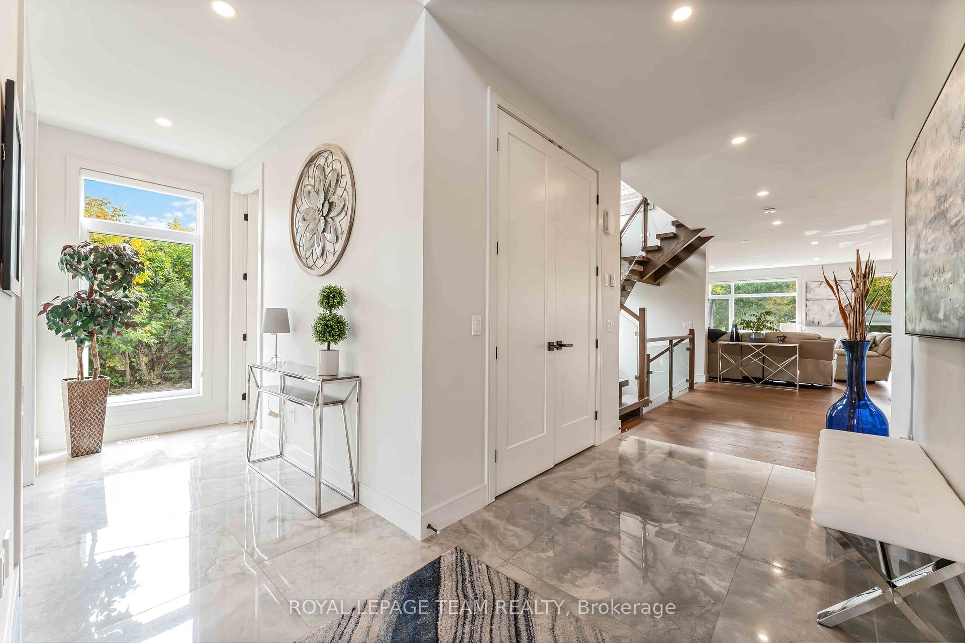 Photo 6 of 1546 Claymor Avenue, Ottawa, Carleton Heights — HOMEH