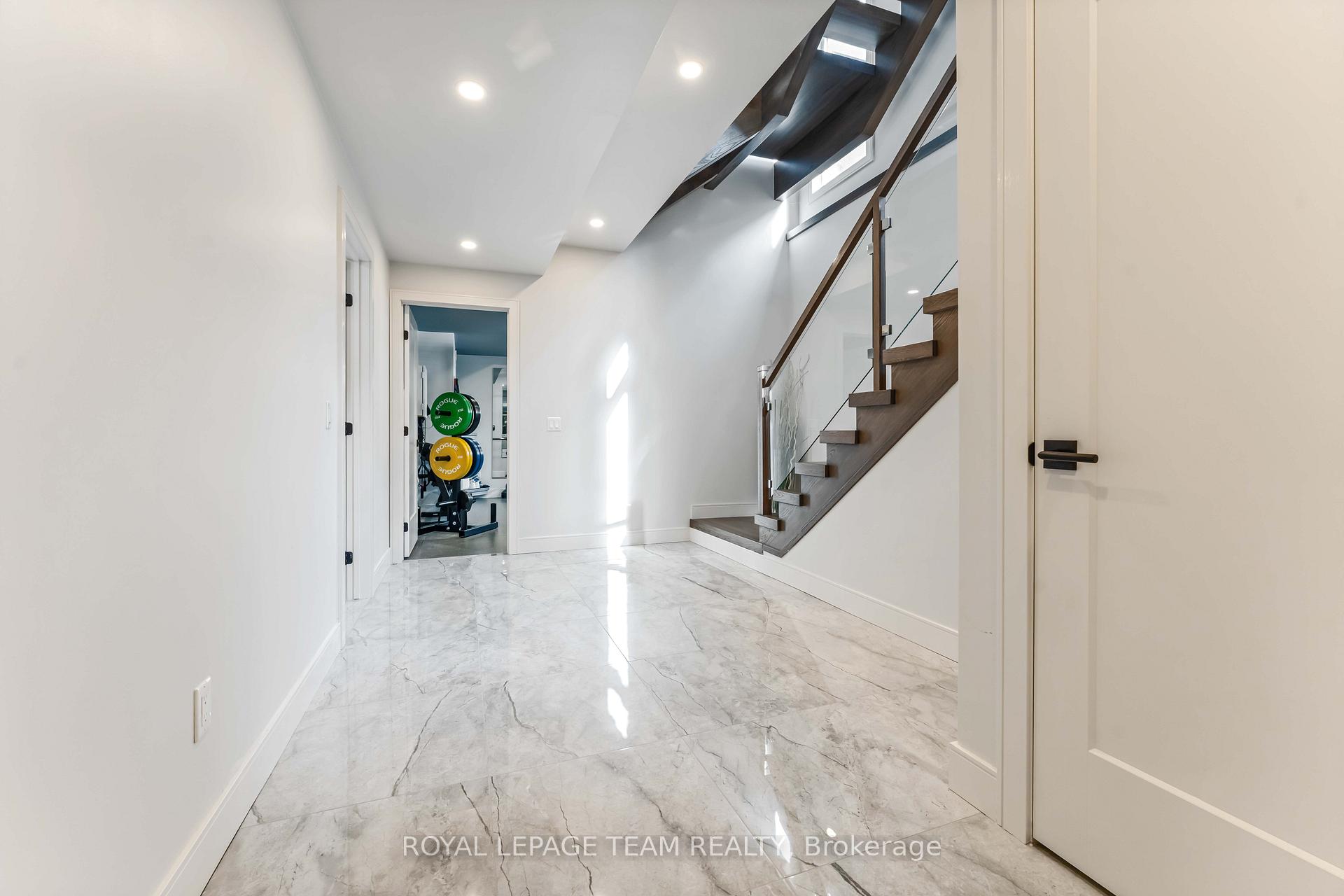 Photo 35 of 1546 Claymor Avenue, Ottawa, Carleton Heights — HOMEH