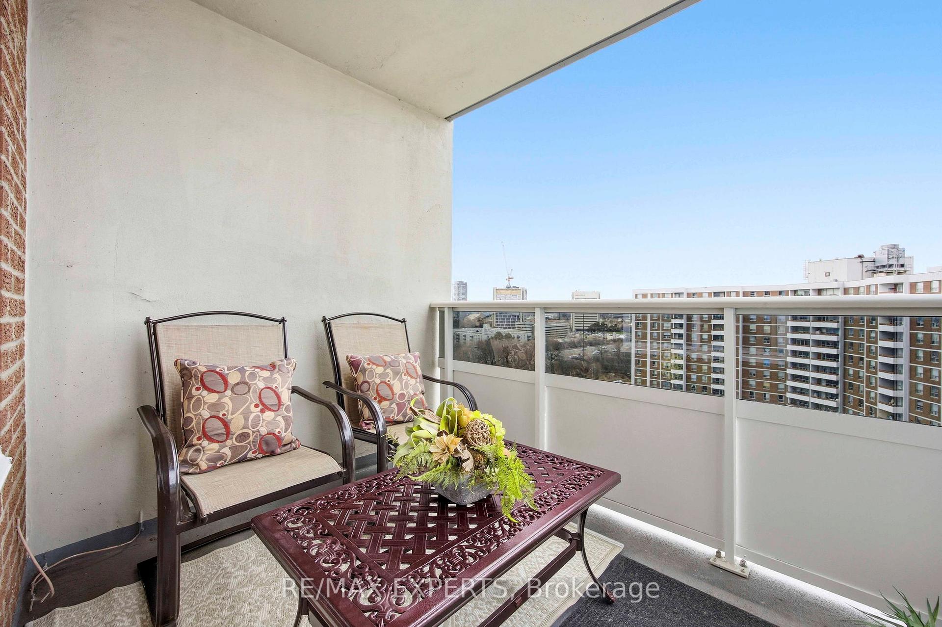 Photo 11 of Unit 1417, 5 Shady Golfway, Toronto, Flemingdon Park — HOMEH