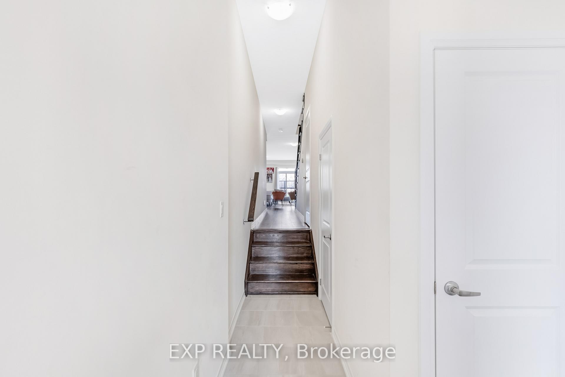 Photo 5 of 122 Turnberry Lane, Barrie, Painswick South — HOMEH