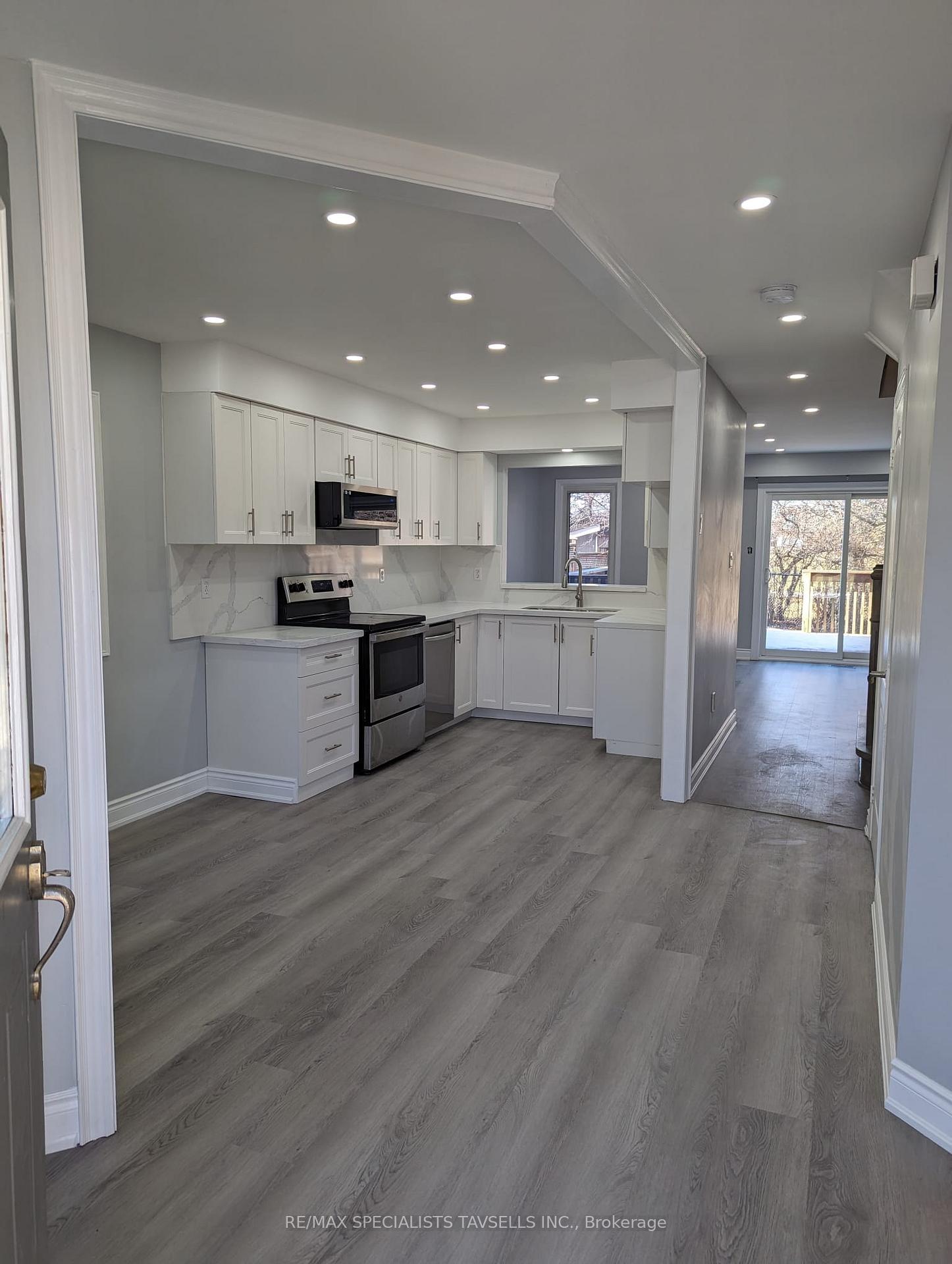 Photo 3 of 18 Gardenia Way, Caledon, Rural Caledon — HOMEH