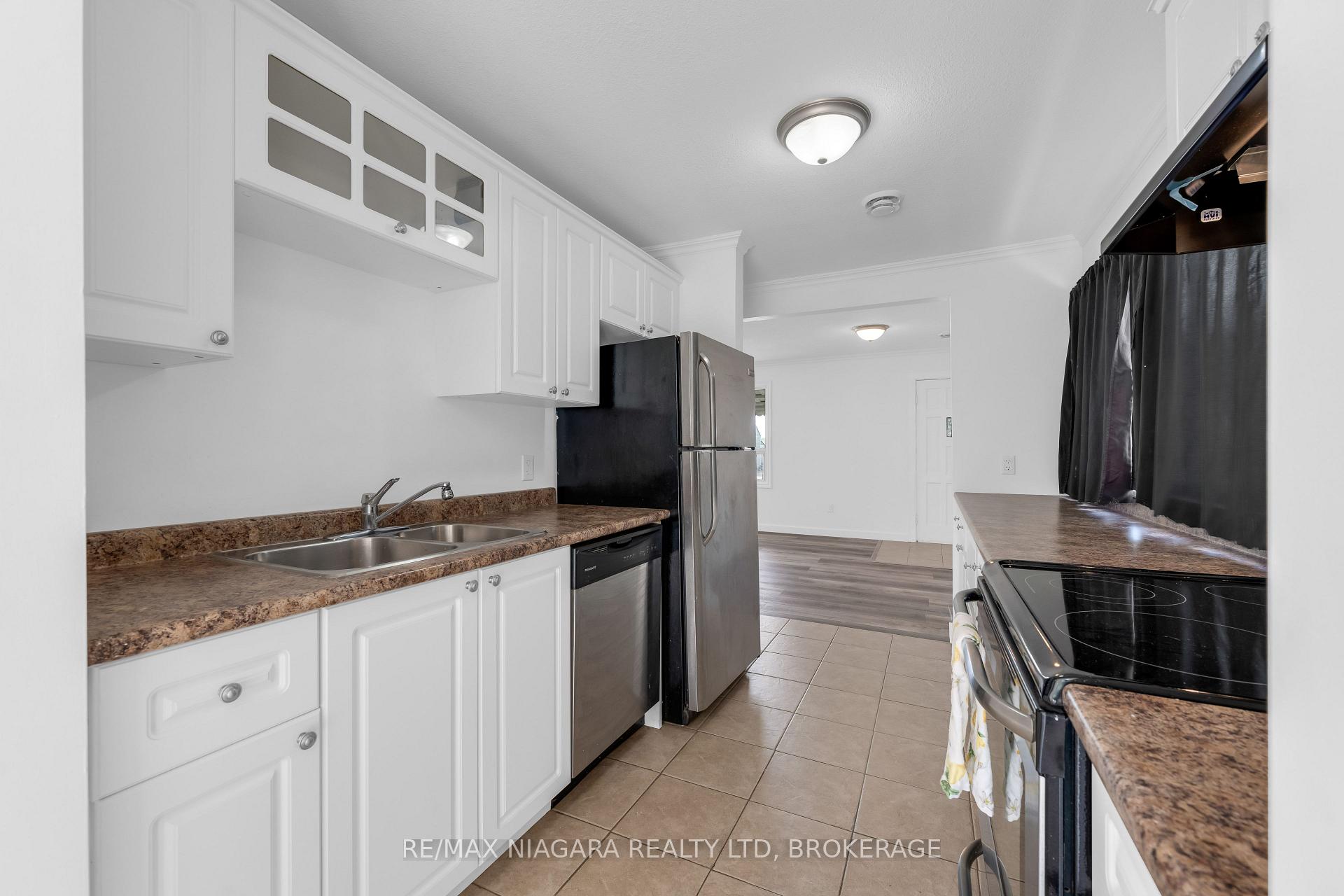 Photo 8 of 5416 Hamilton Street, Niagara Falls, Downtown — HOMEH