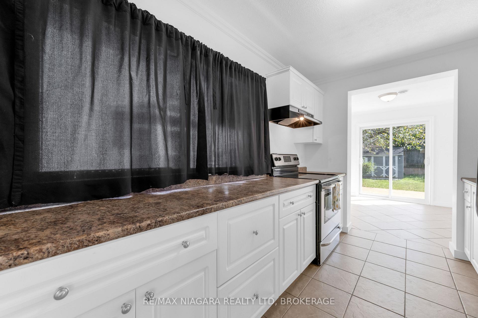 Photo 9 of 5416 Hamilton Street, Niagara Falls, Downtown — HOMEH