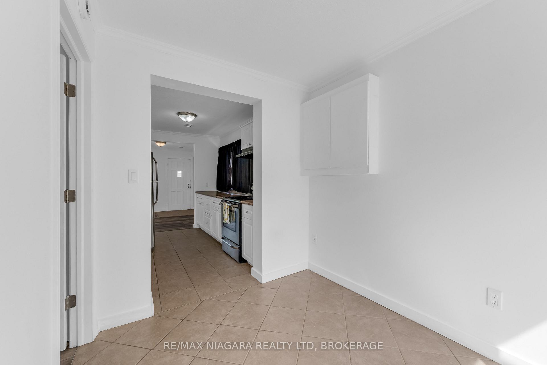 Photo 12 of 5416 Hamilton Street, Niagara Falls, Downtown — HOMEH