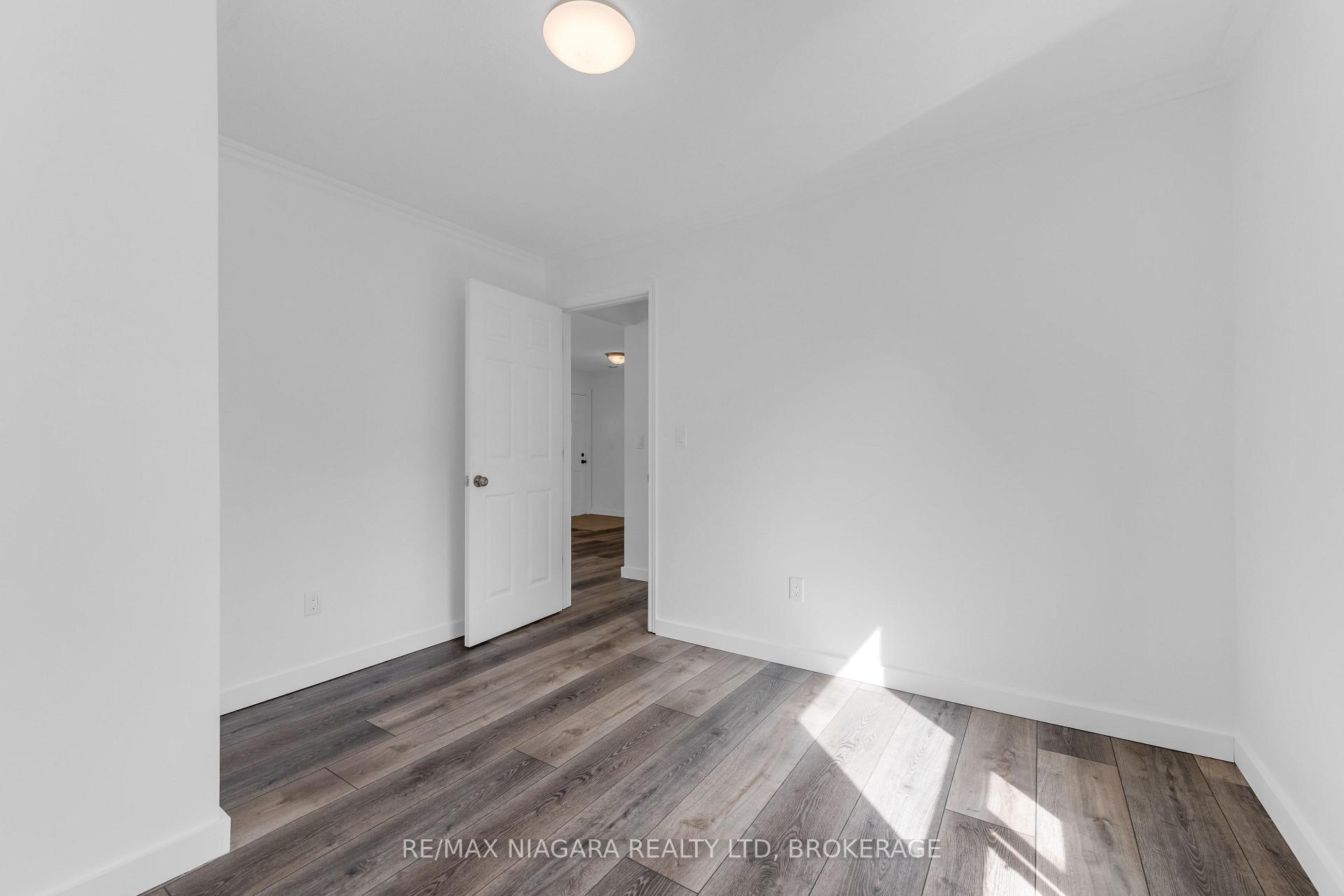 Photo 13 of 5416 Hamilton Street, Niagara Falls, Downtown — HOMEH