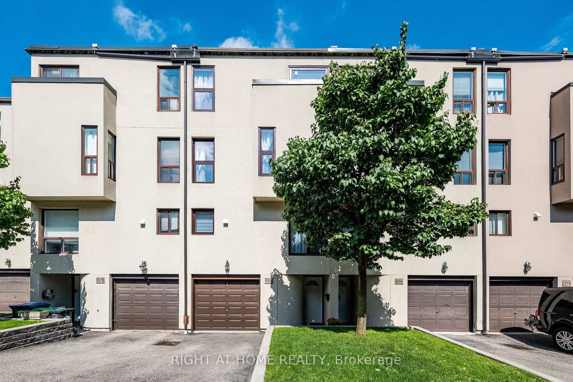 Photo 2 of Unit 8, 24 Reid Drive, Mississauga, Streetsville — HOMEH