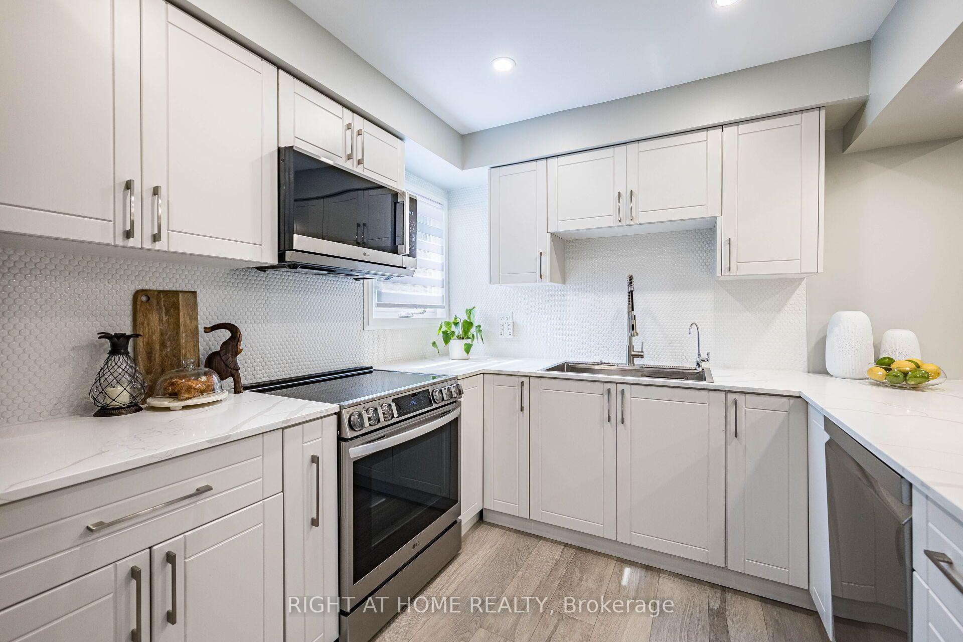 Photo 13 of Unit 8, 24 Reid Drive, Mississauga, Streetsville — HOMEH