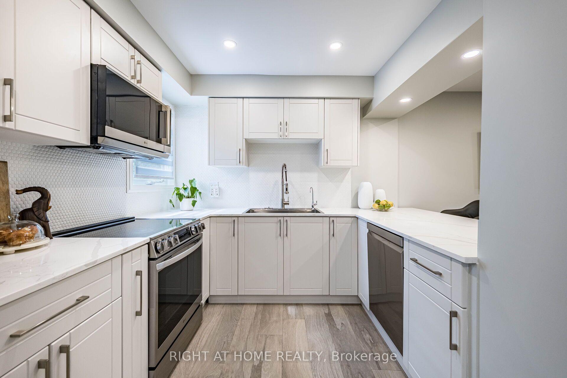 Photo 15 of Unit 8, 24 Reid Drive, Mississauga, Streetsville — HOMEH