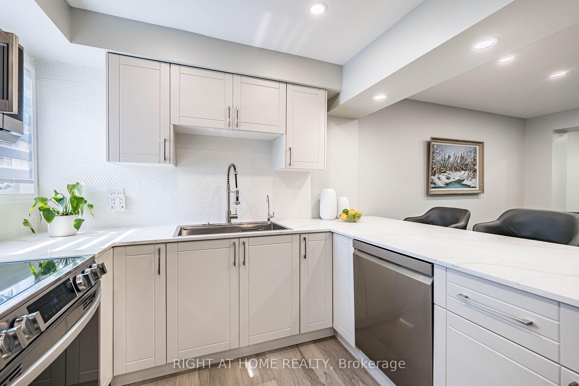 Photo 17 of Unit 8, 24 Reid Drive, Mississauga, Streetsville — HOMEH