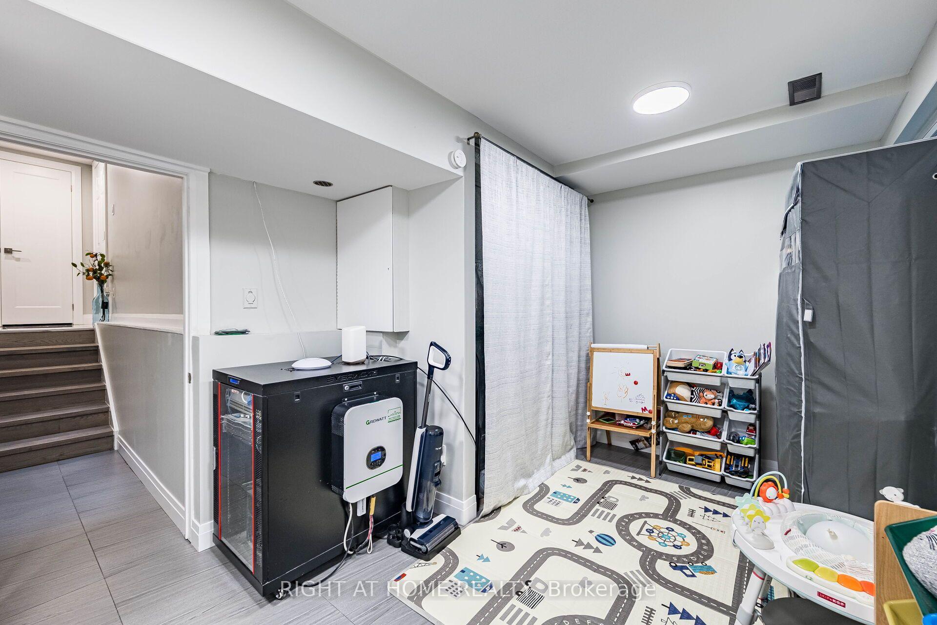 Photo 39 of Unit 8, 24 Reid Drive, Mississauga, Streetsville — HOMEH