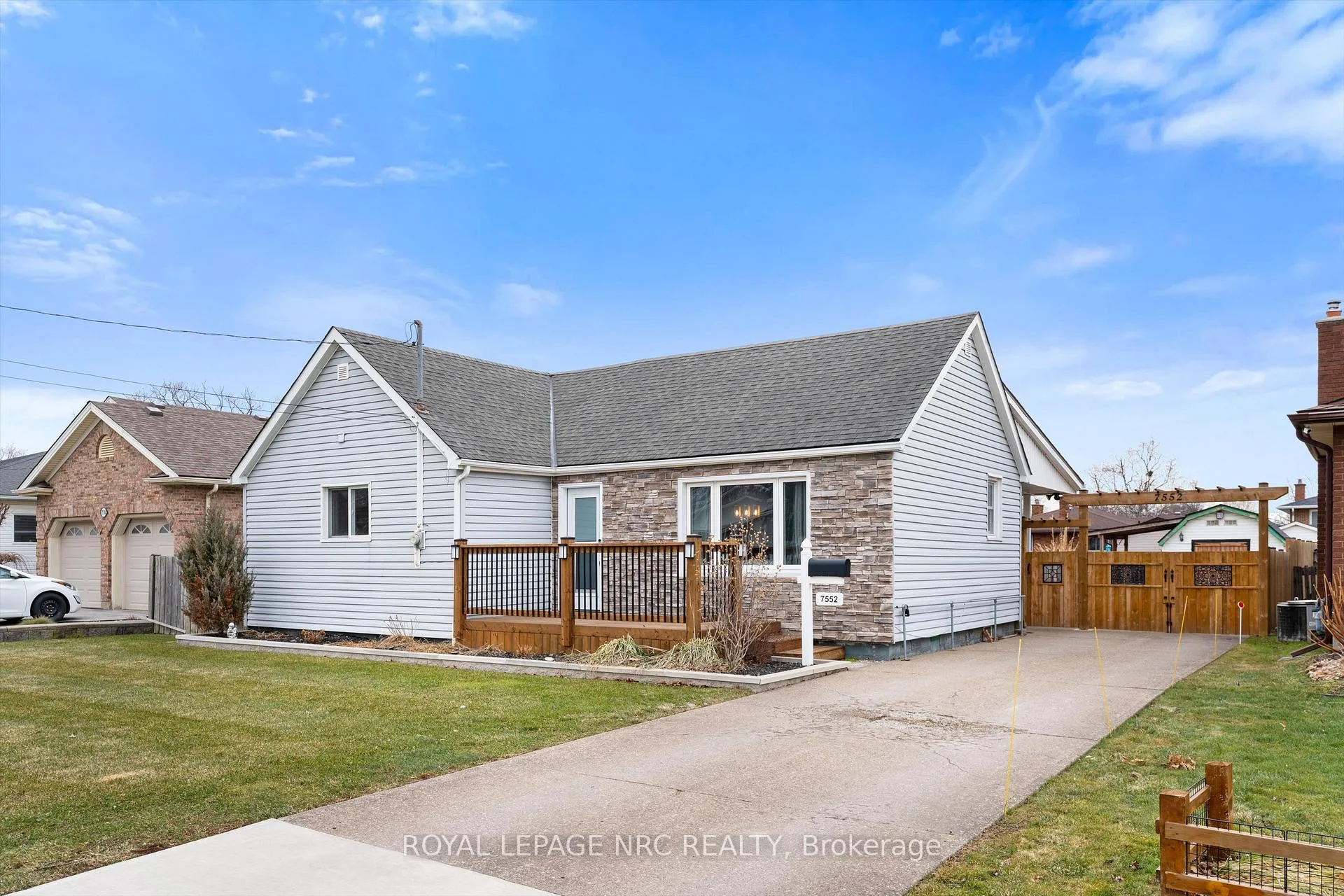 Photo 1 of 7552 Dorchester Road, Niagara Falls, Oldfield — HOMEH