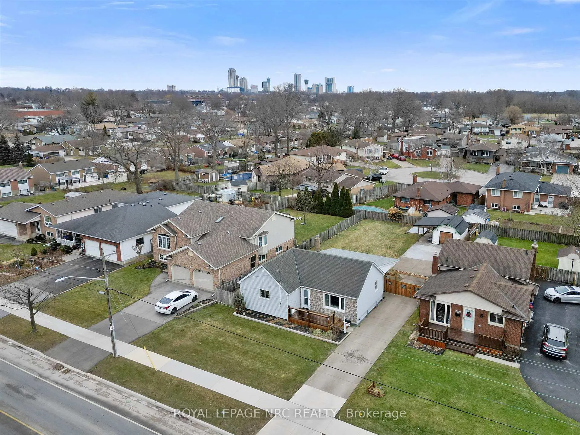 Photo 3 of 7552 Dorchester Road, Niagara Falls, Oldfield — HOMEH