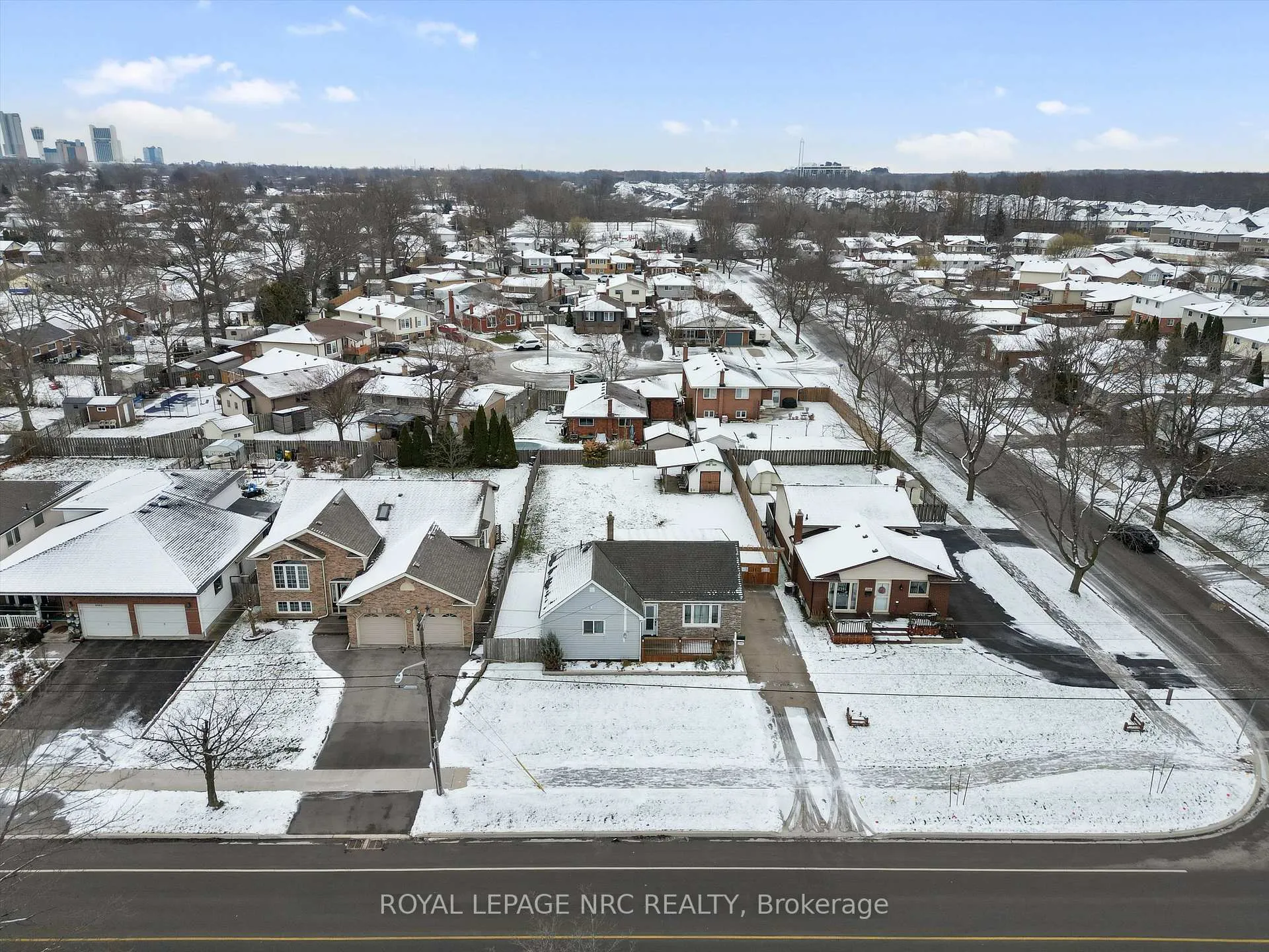 Photo 48 of 7552 Dorchester Road, Niagara Falls, Oldfield — HOMEH