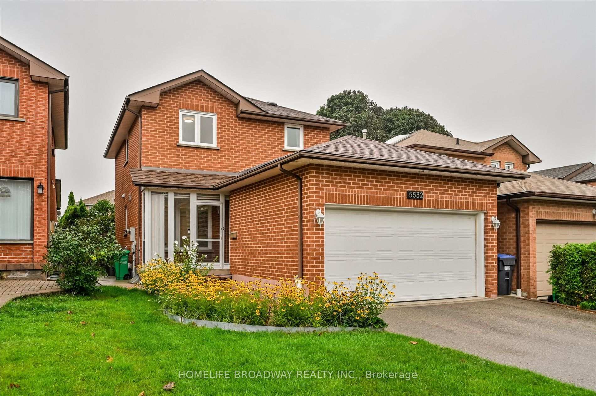 Photo 2 of 5532 Bourget Drive, Mississauga, Hurontario — HOMEH