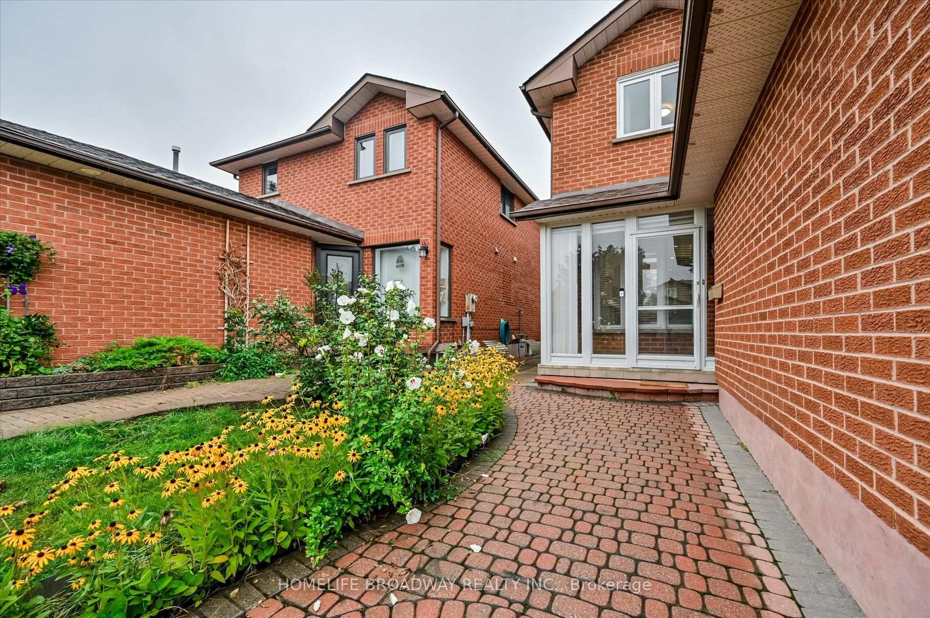 Photo 3 of 5532 Bourget Drive, Mississauga, Hurontario — HOMEH