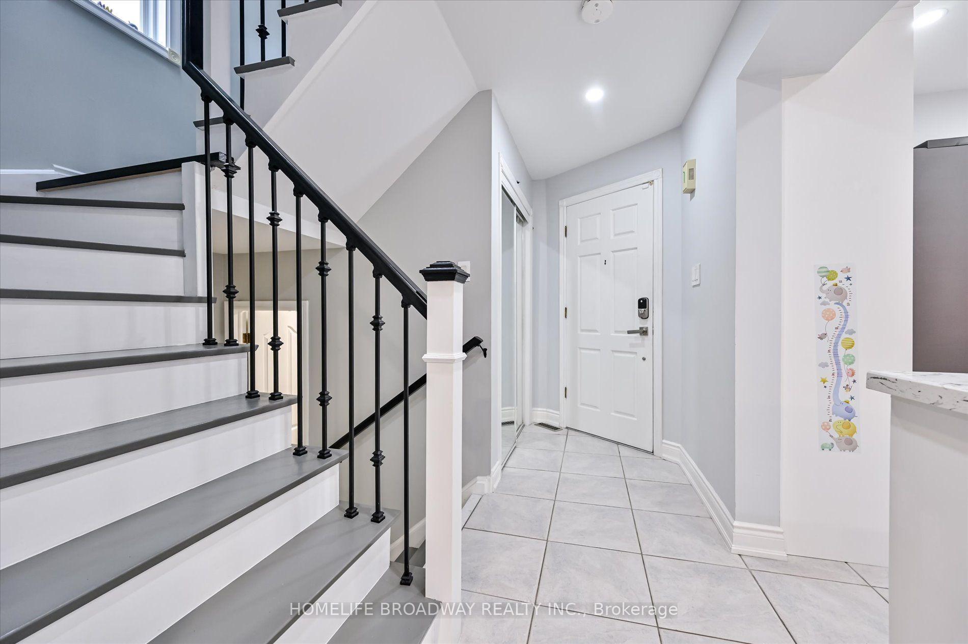 Photo 6 of 5532 Bourget Drive, Mississauga, Hurontario — HOMEH
