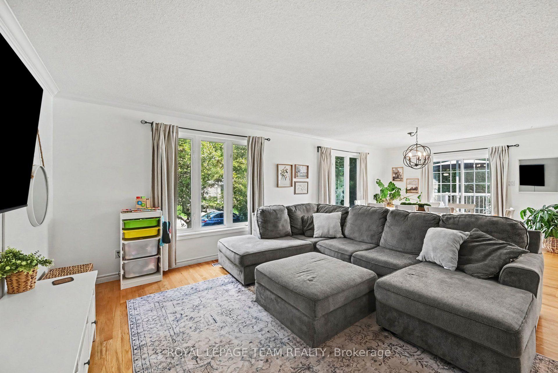 Photo 5 of 204 Grace Avenue, Russell, Village of Russell — HOMEH