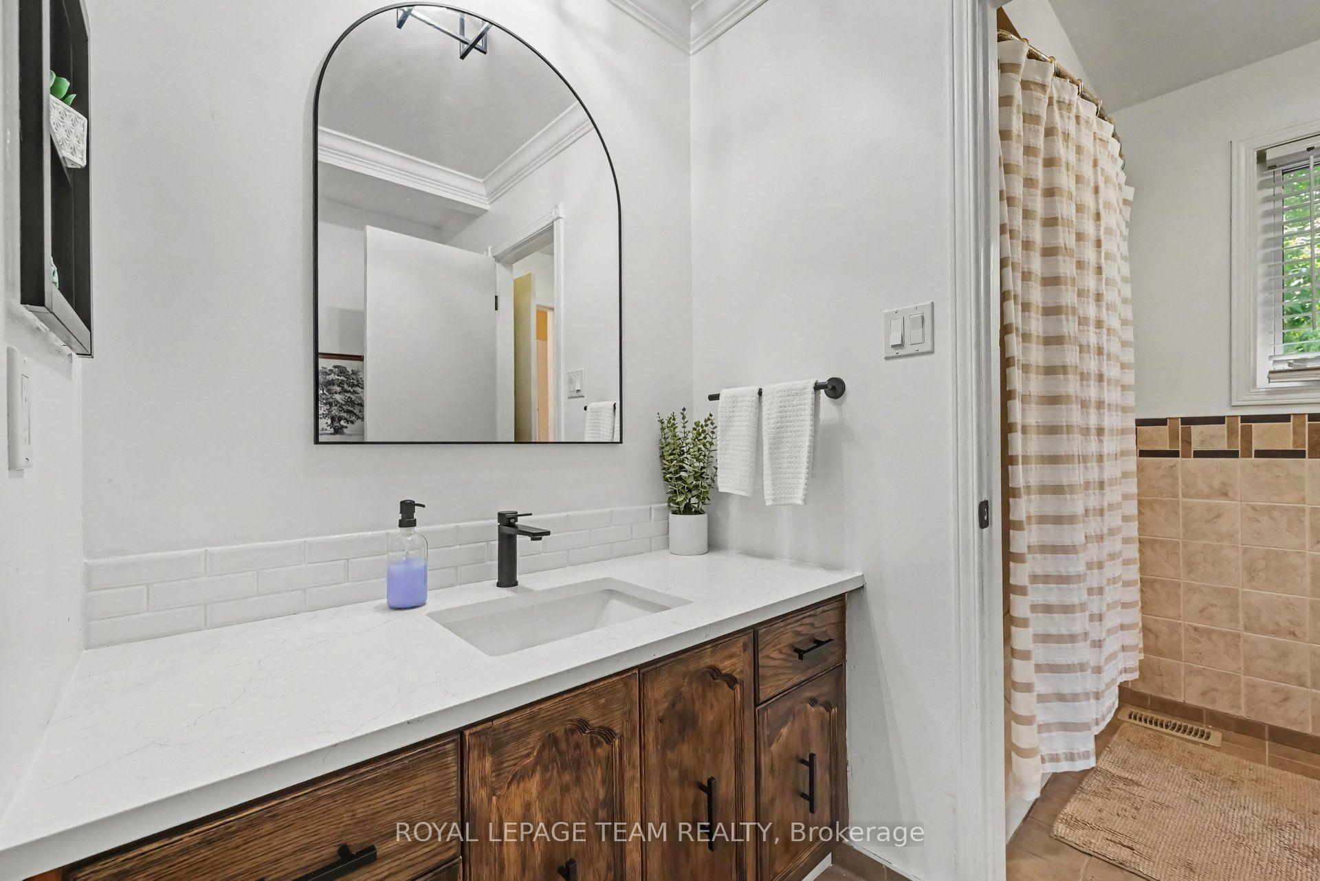 Photo 17 of 204 Grace Avenue, Russell, Village of Russell — HOMEH