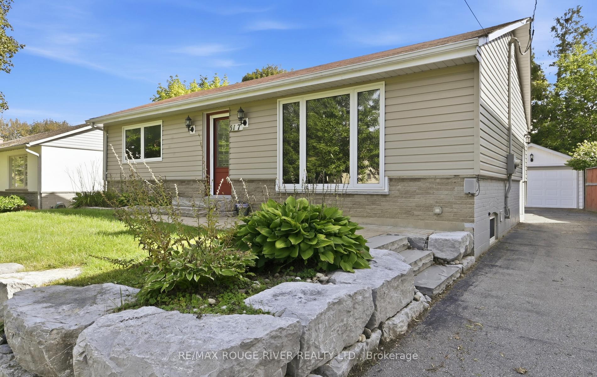 Photo 4 of 517 Kent Street, Whitby, Downtown Whitby — HOMEH