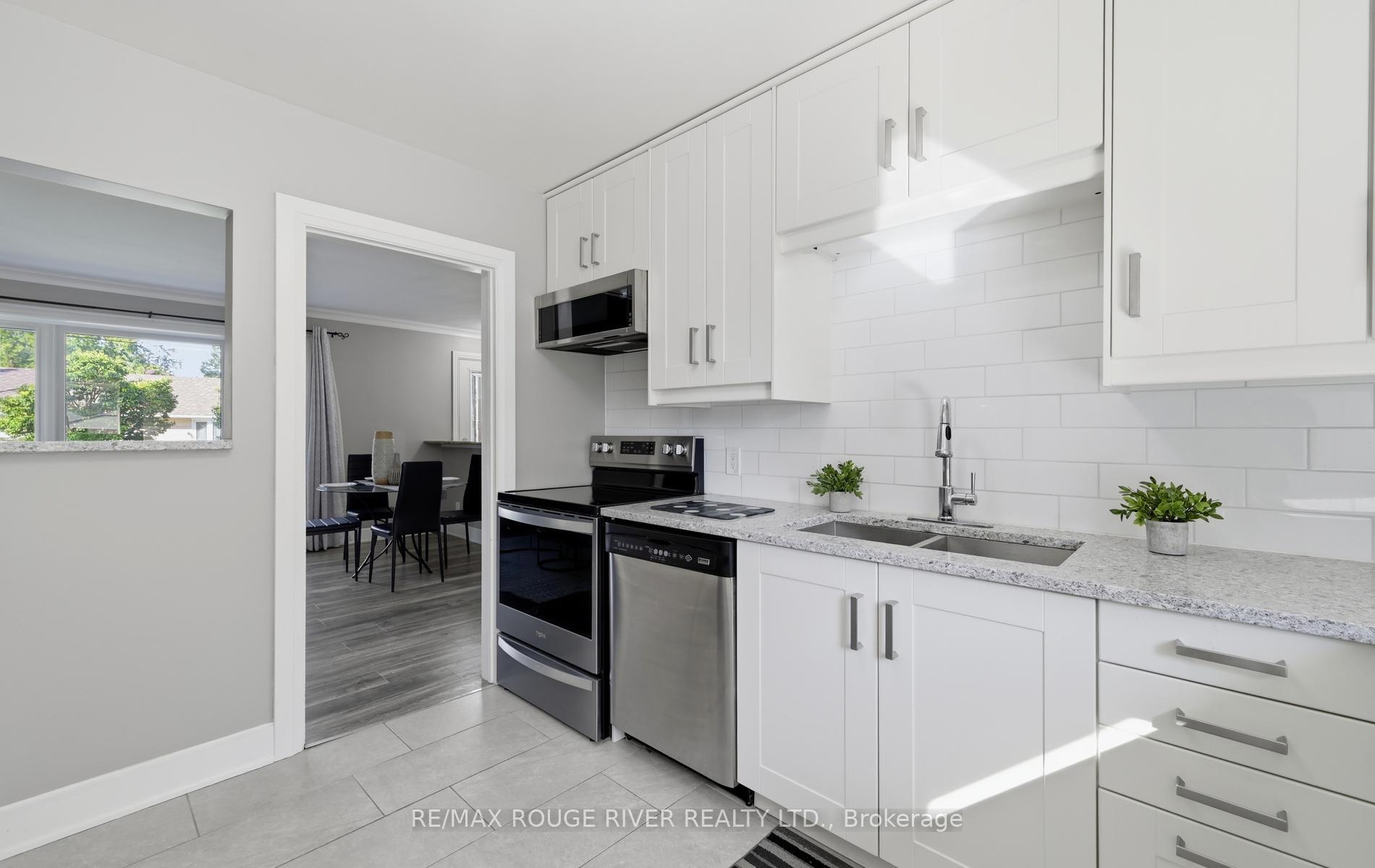Photo 6 of 517 Kent Street, Whitby, Downtown Whitby — HOMEH