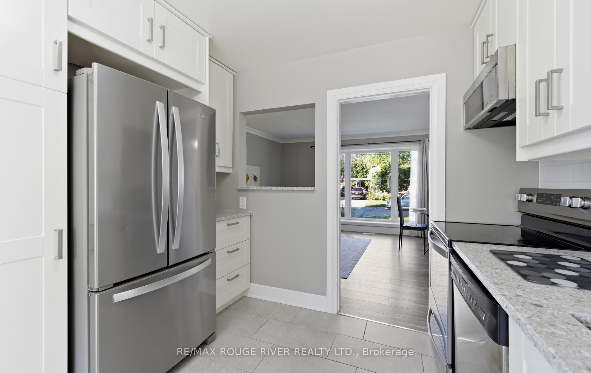Photo 7 of 517 Kent Street, Whitby, Downtown Whitby — HOMEH