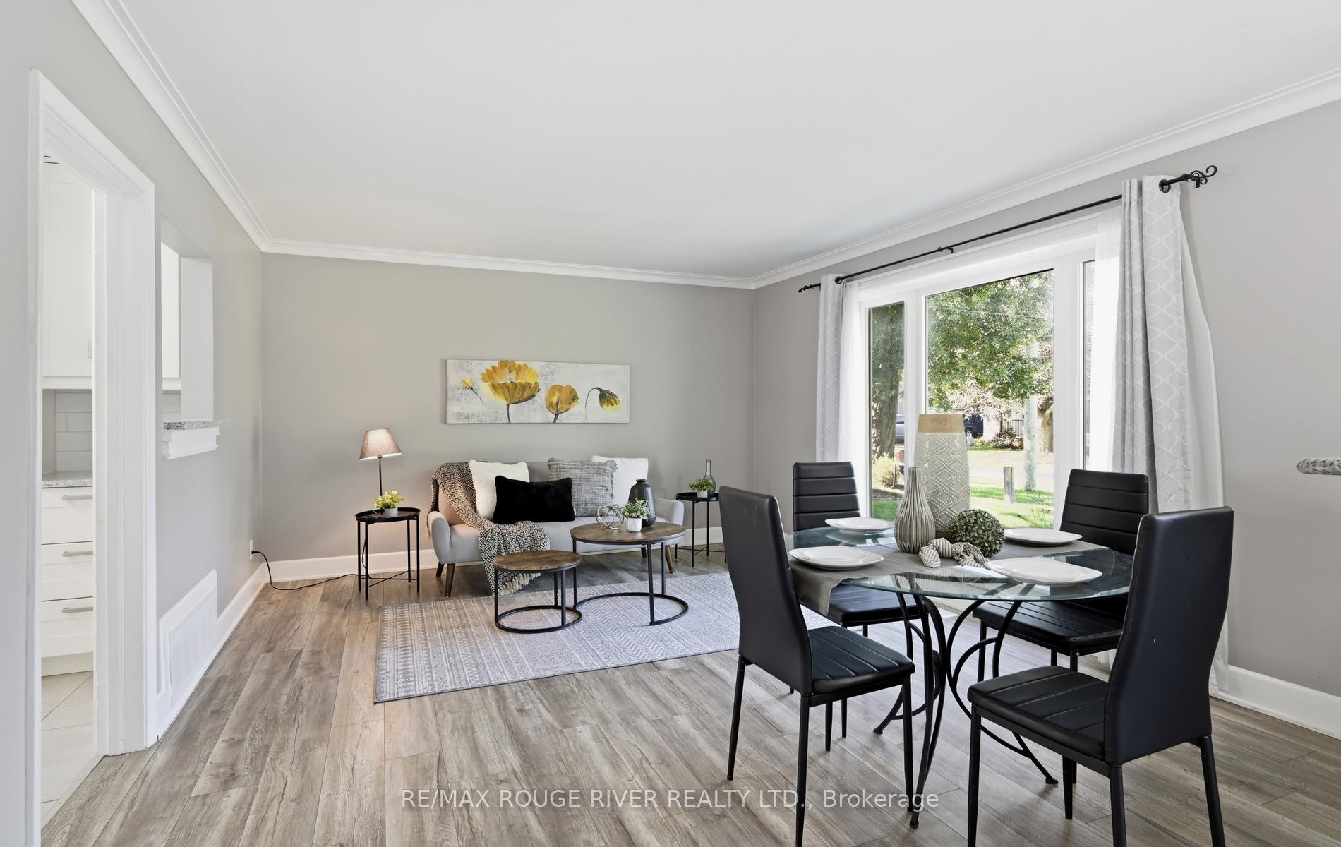 Photo 8 of 517 Kent Street, Whitby, Downtown Whitby — HOMEH