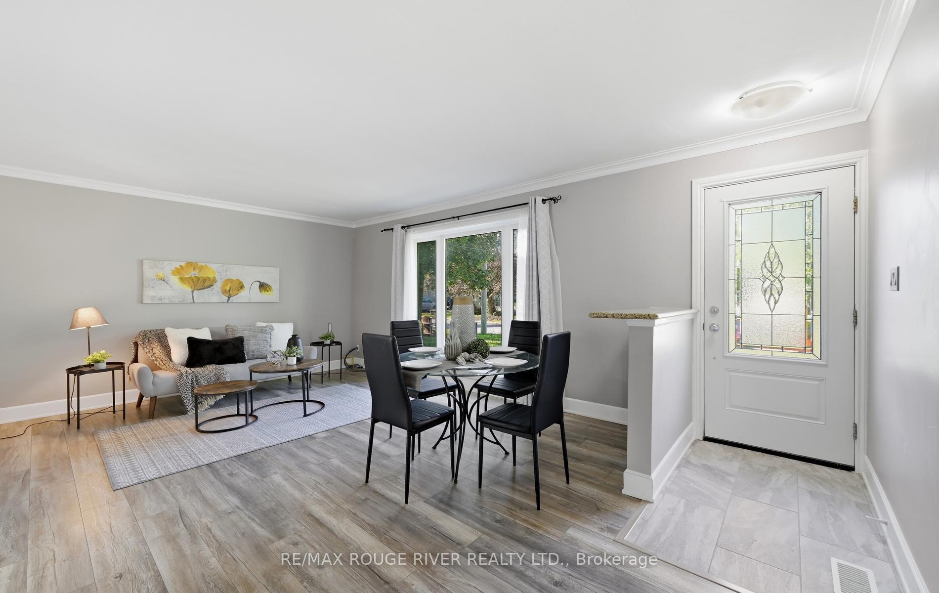 Photo 10 of 517 Kent Street, Whitby, Downtown Whitby — HOMEH