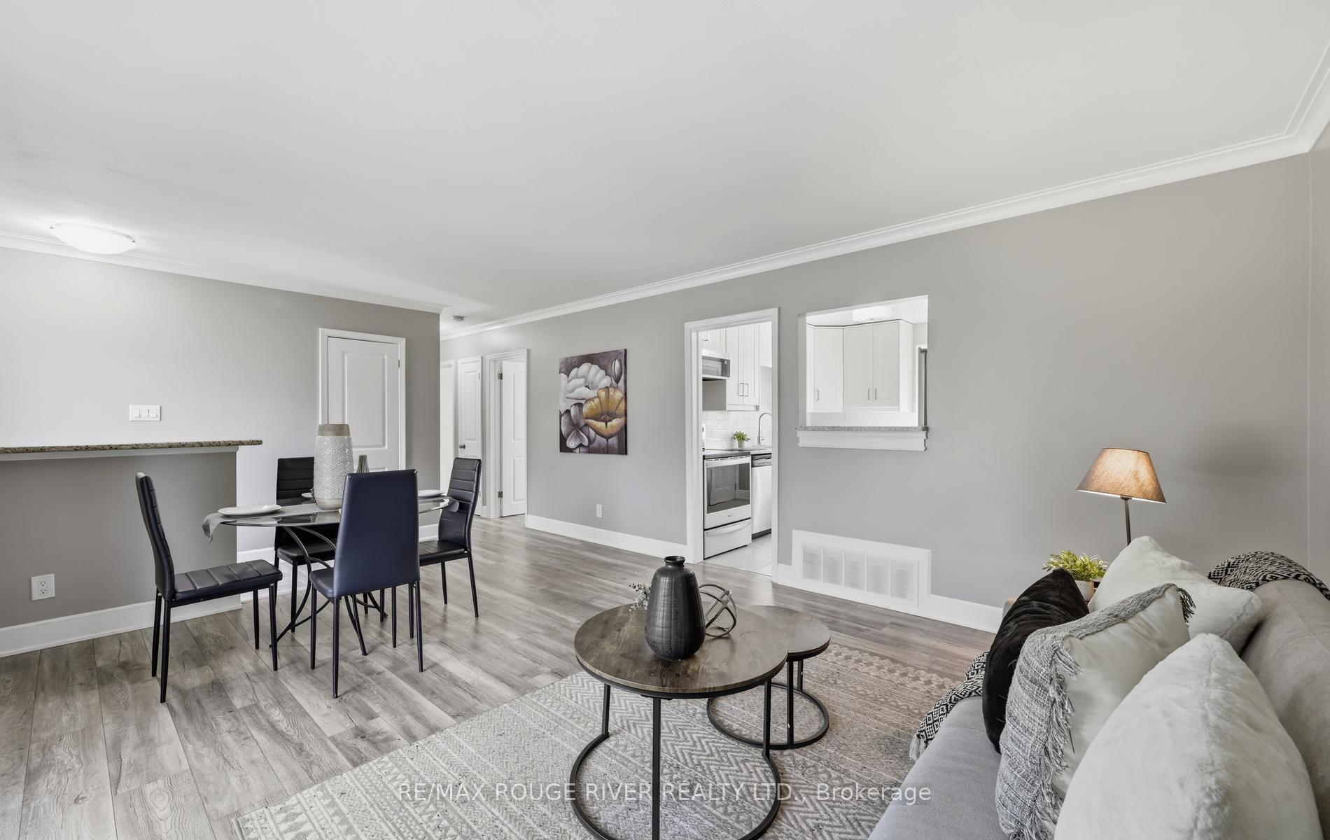Photo 11 of 517 Kent Street, Whitby, Downtown Whitby — HOMEH