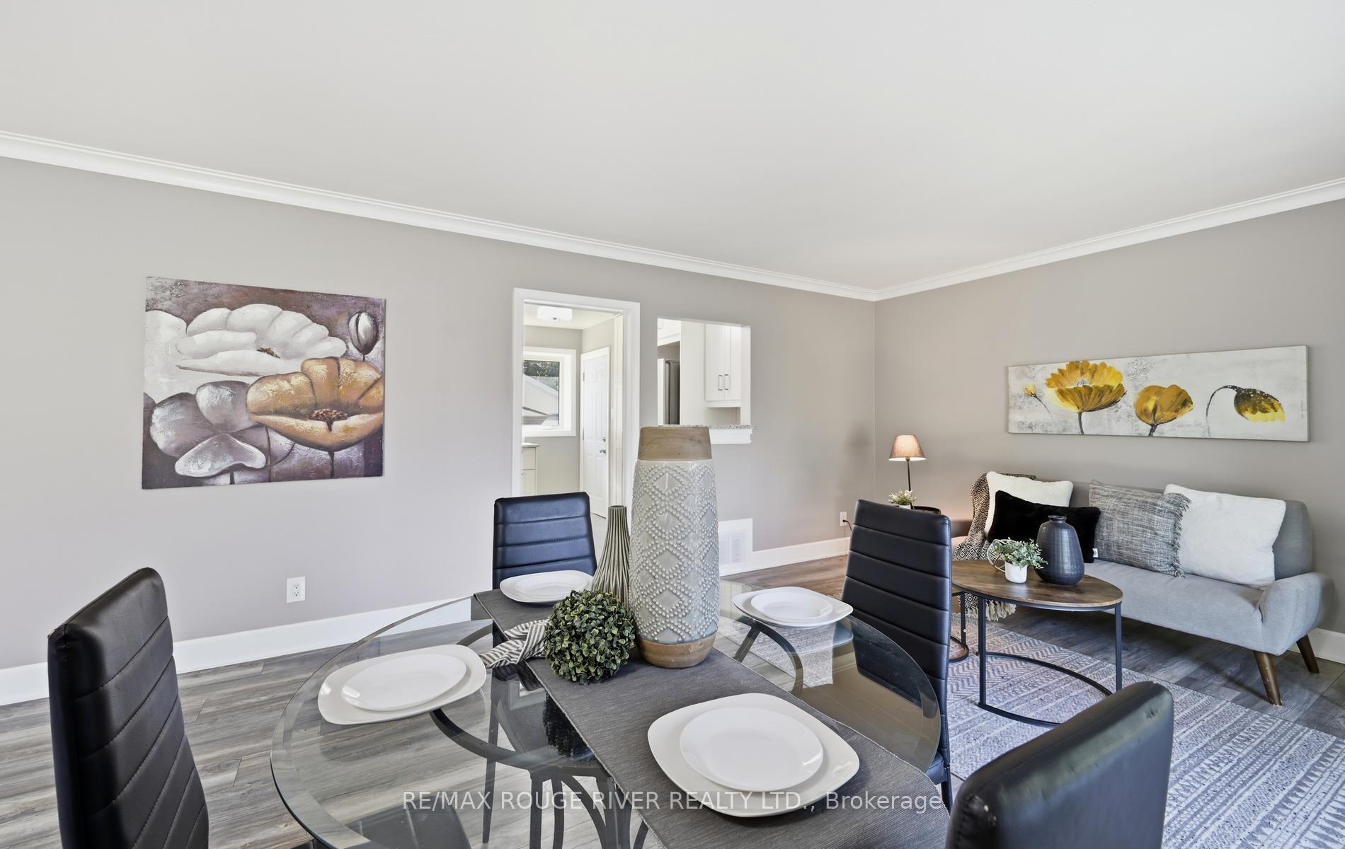 Photo 12 of 517 Kent Street, Whitby, Downtown Whitby — HOMEH