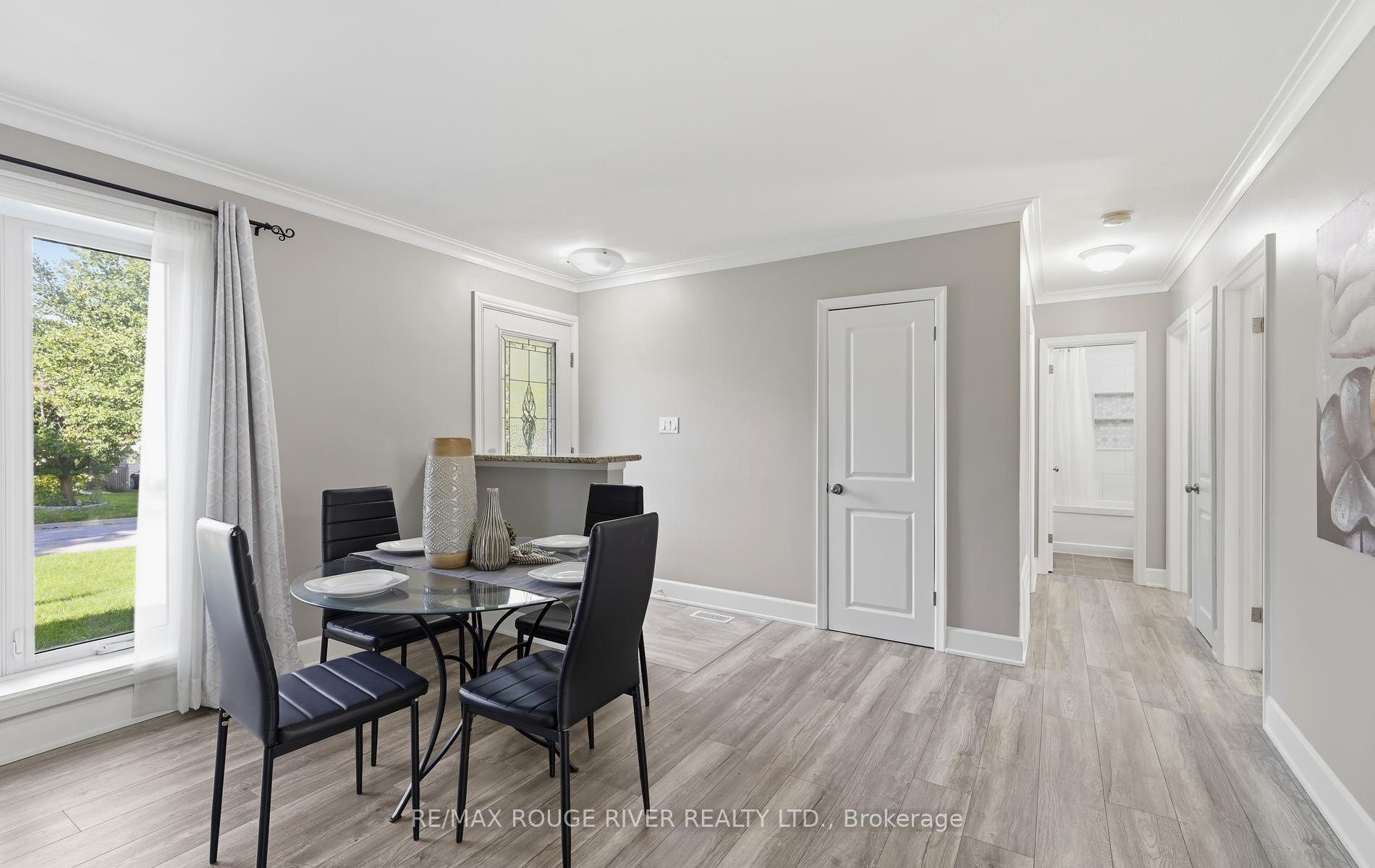 Photo 15 of 517 Kent Street, Whitby, Downtown Whitby — HOMEH