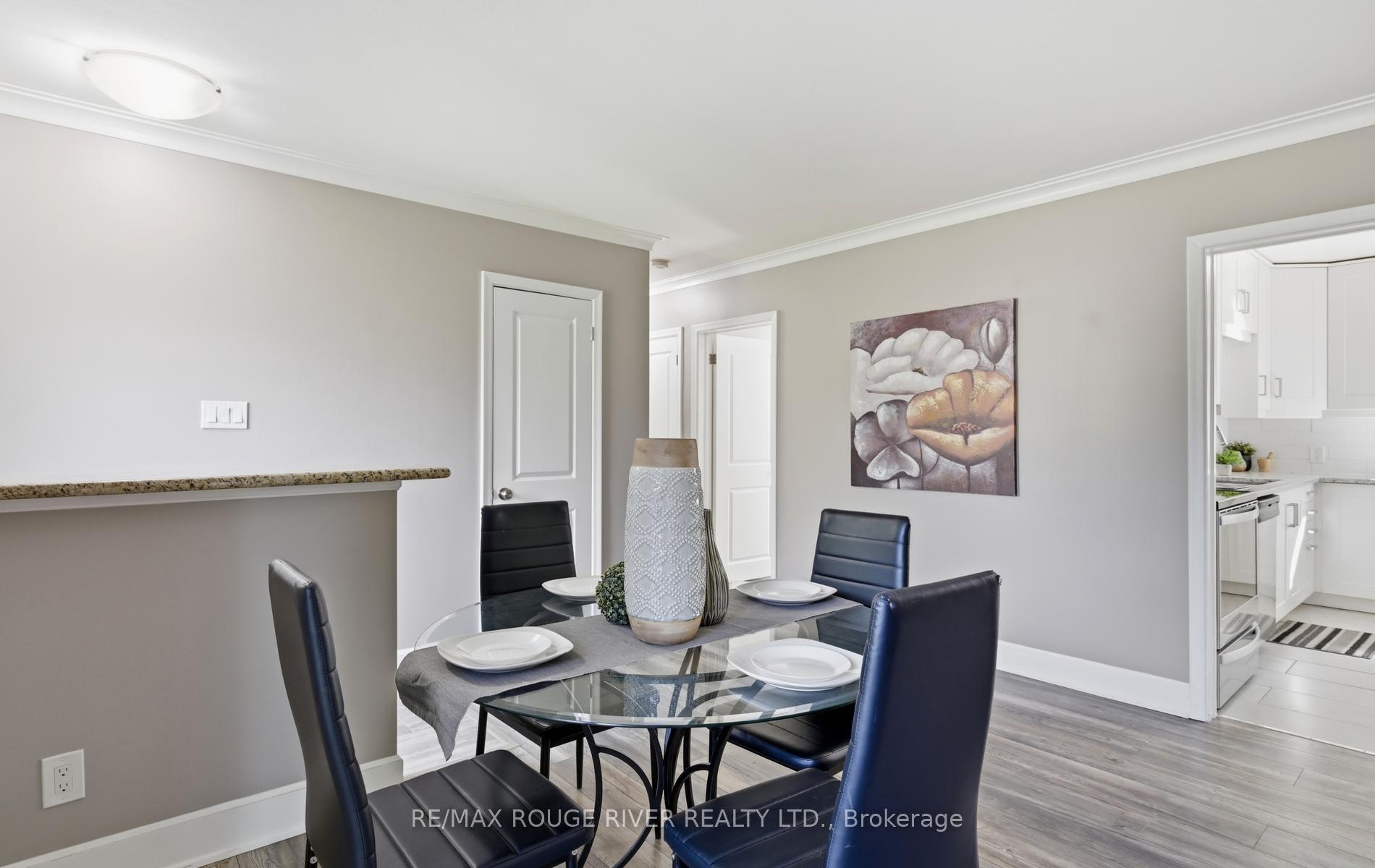Photo 16 of 517 Kent Street, Whitby, Downtown Whitby — HOMEH
