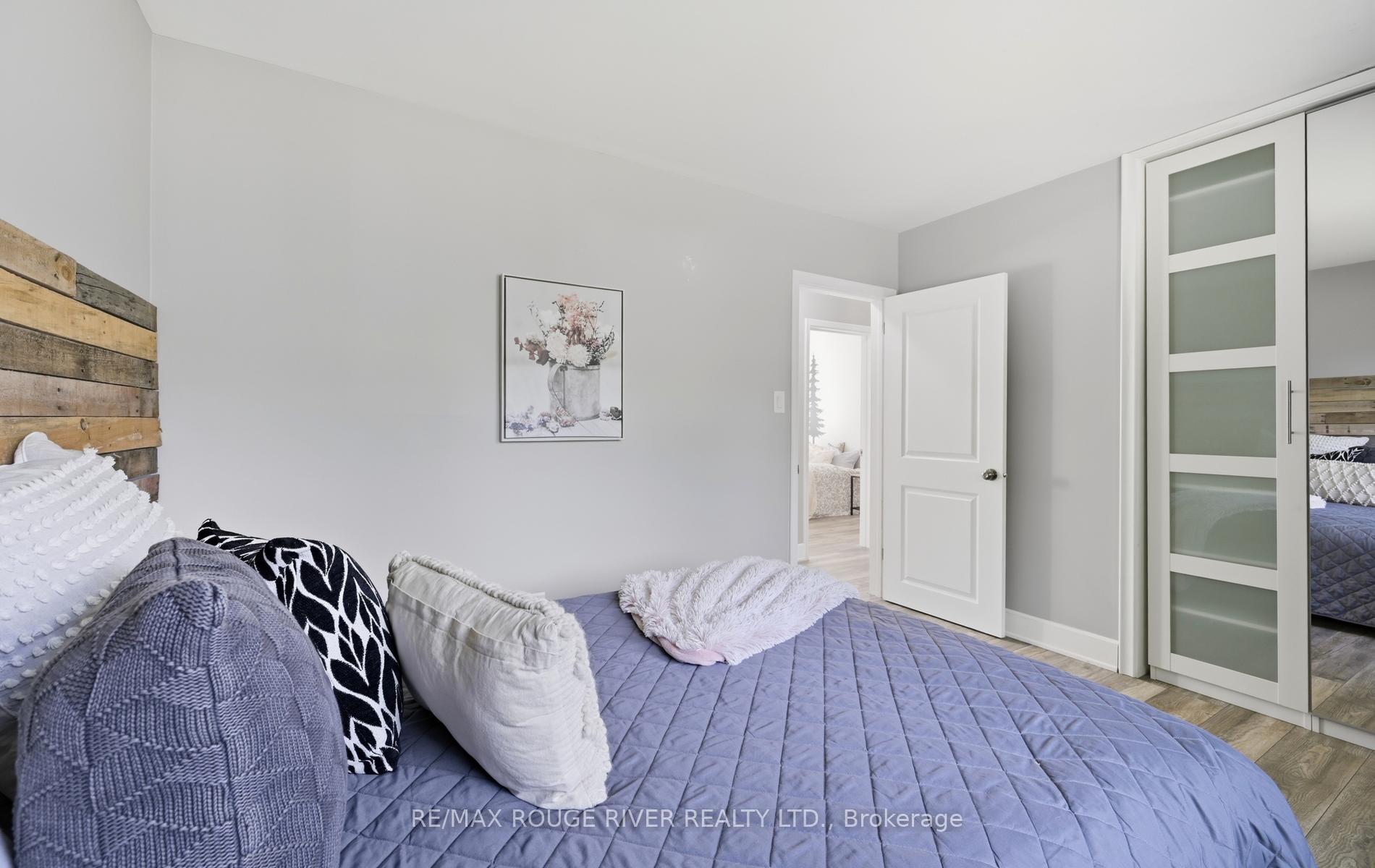 Photo 19 of 517 Kent Street, Whitby, Downtown Whitby — HOMEH