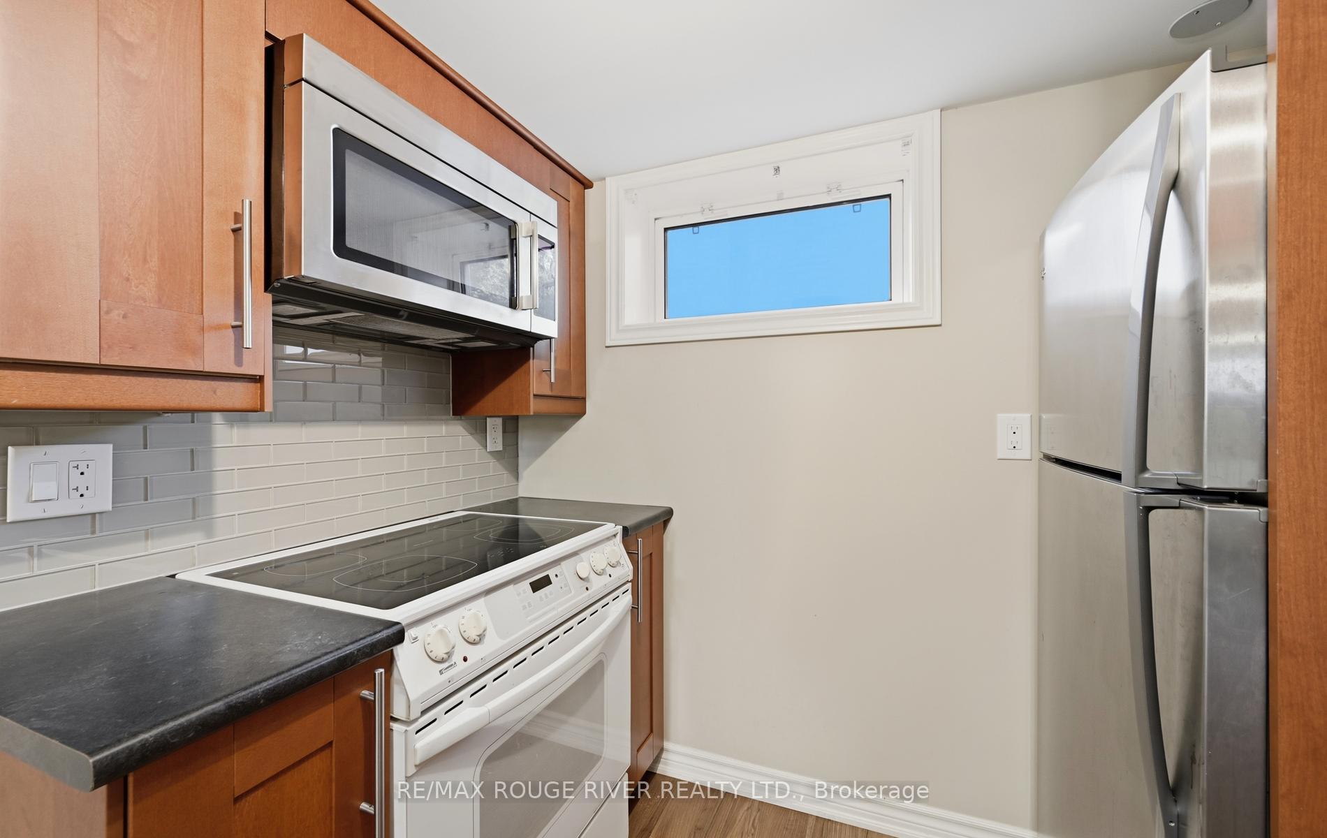 Photo 30 of 517 Kent Street, Whitby, Downtown Whitby — HOMEH