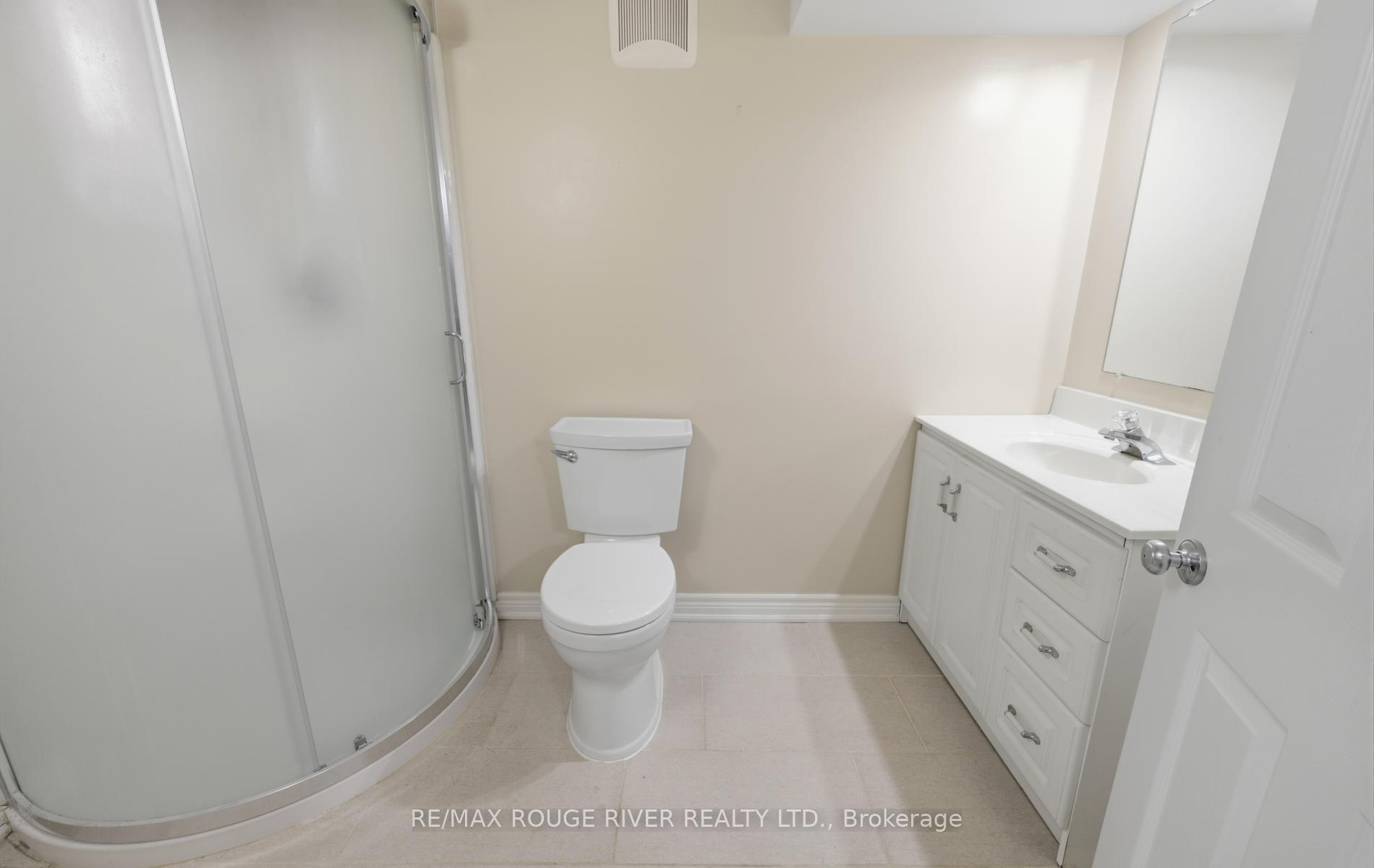 Photo 35 of 517 Kent Street, Whitby, Downtown Whitby — HOMEH