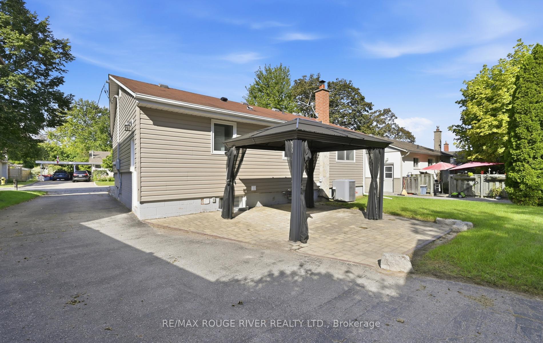 Photo 42 of 517 Kent Street, Whitby, Downtown Whitby — HOMEH